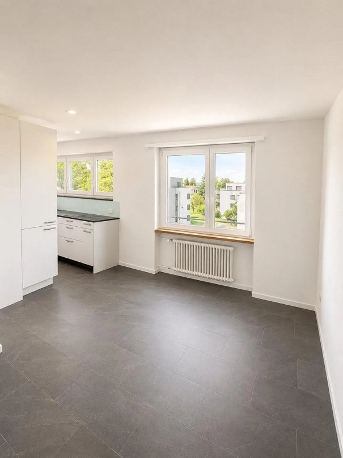 Freshly renovated - Your new home! - Photo 4 of 11