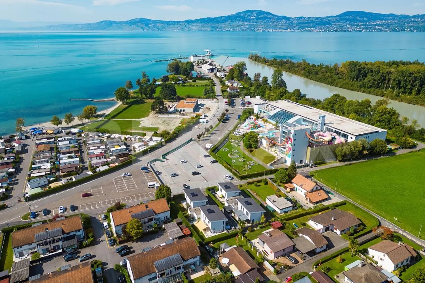 Un piccolo clima di vacanza a due passi dal lago... - Foto 12 di 13