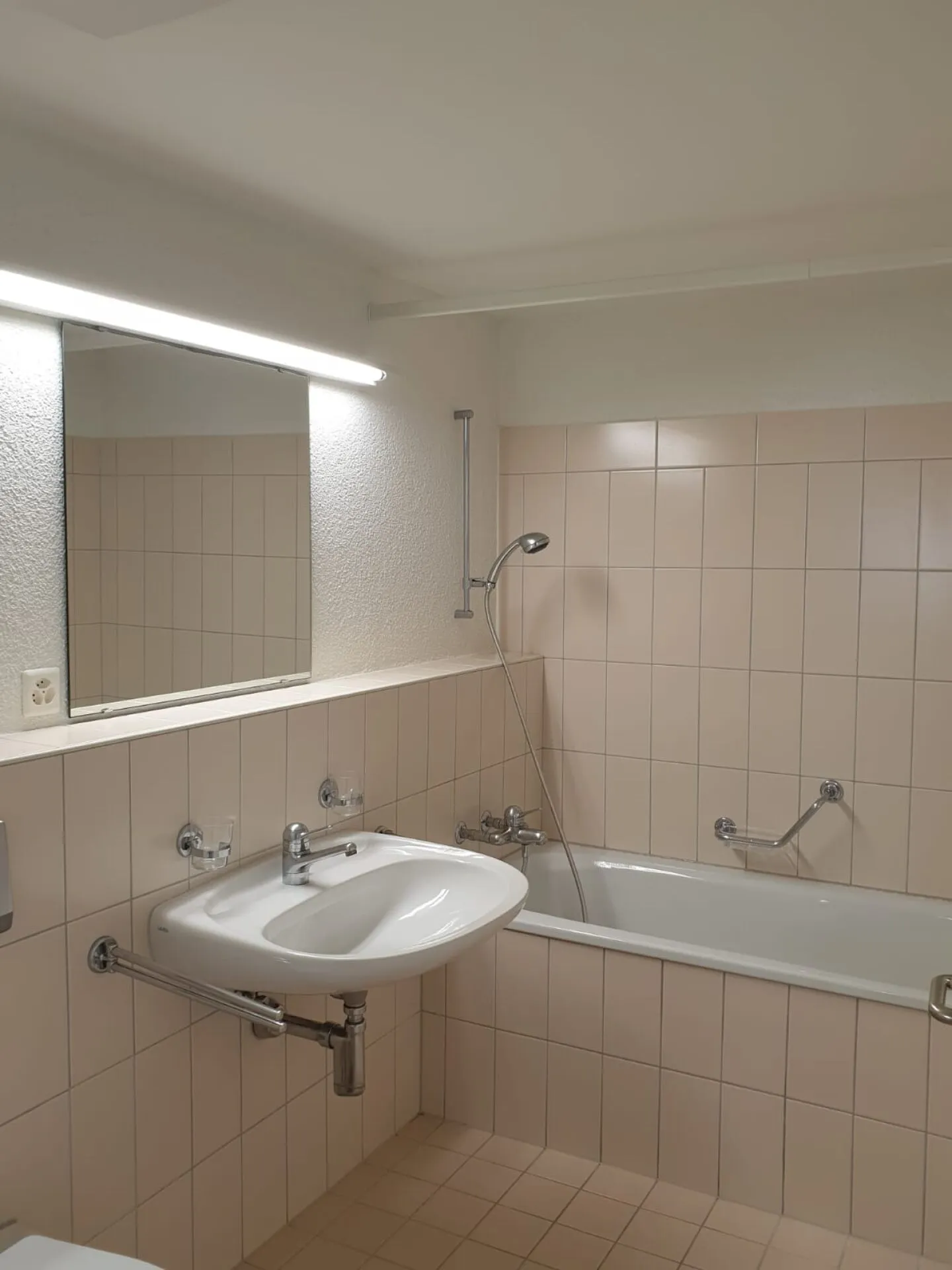 Rural 4-room apartment with patio - Photo 11 of 14