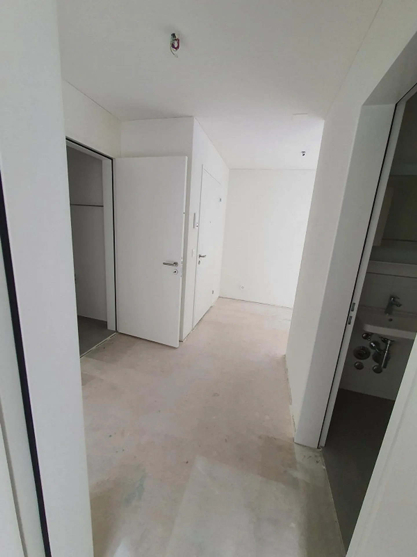 Spazioso Spazio Commerciale a Berna - Foto 1 di 10