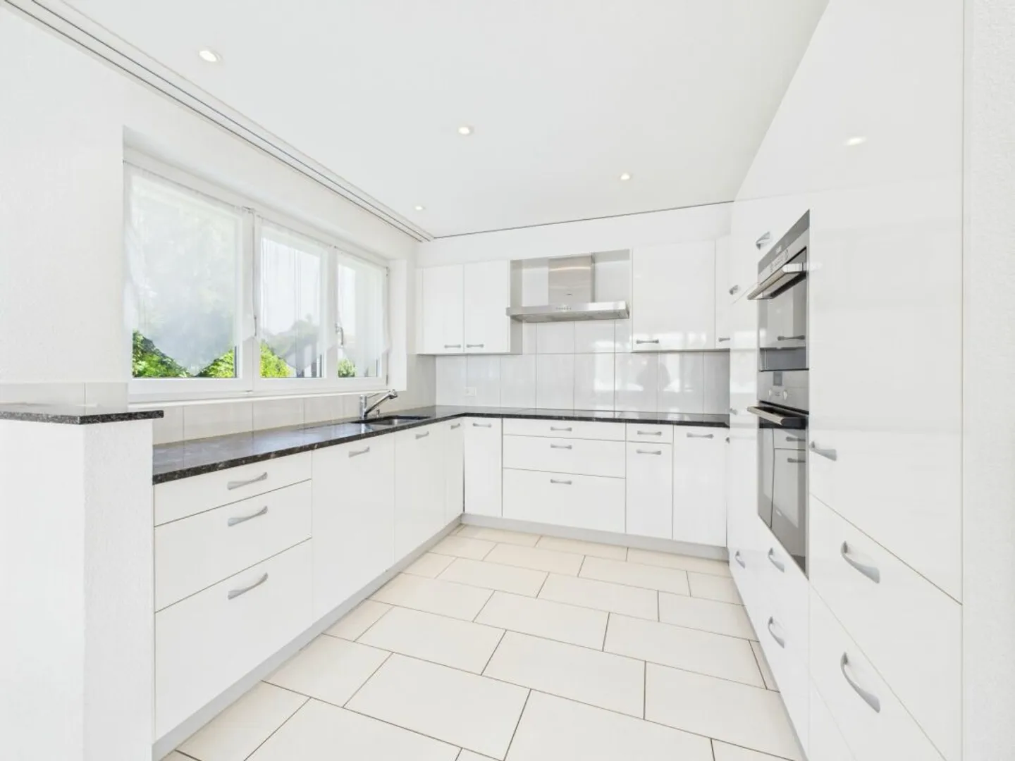 Charming Detached Family Home - Photo 4 of 7