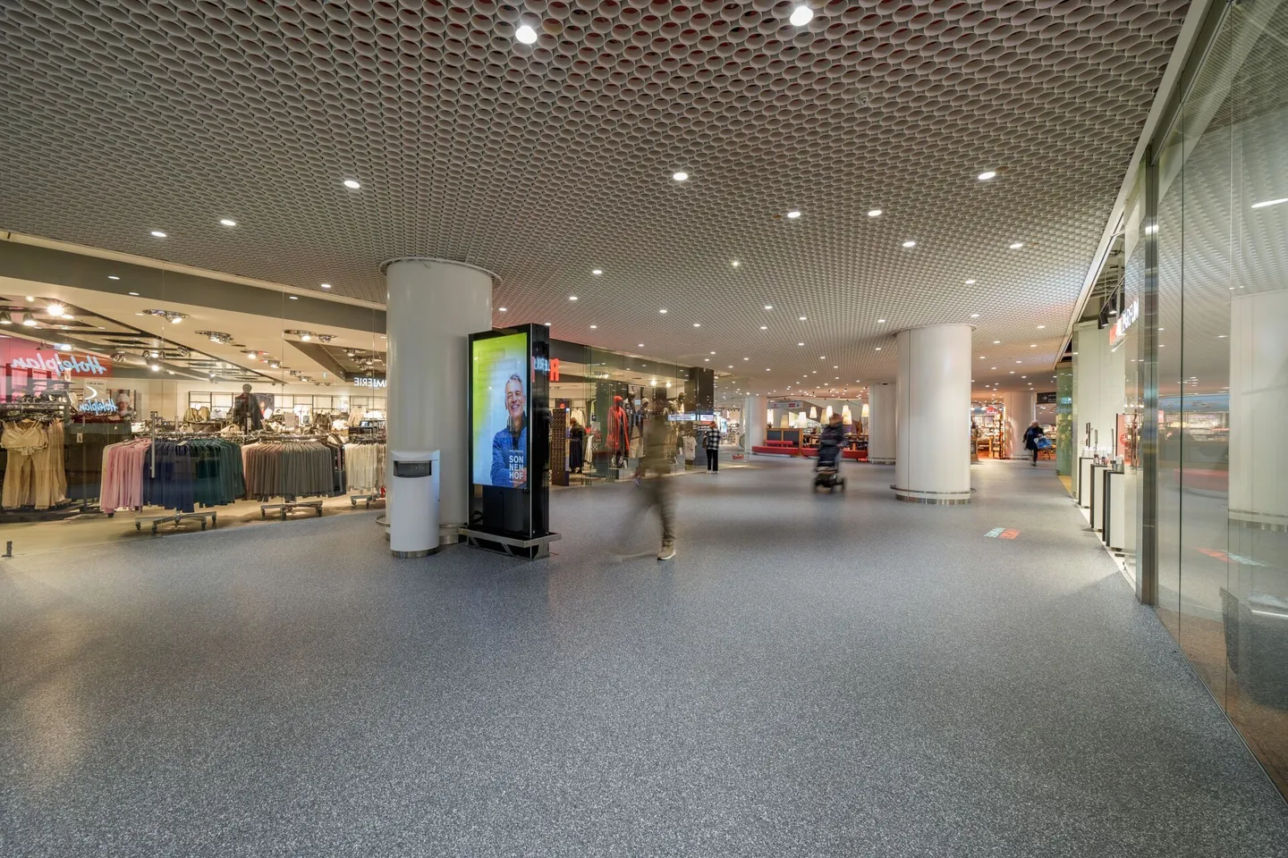 Spazio commerciale attraente nel centro commerciale Sonnenhof - Foto 3 di 5