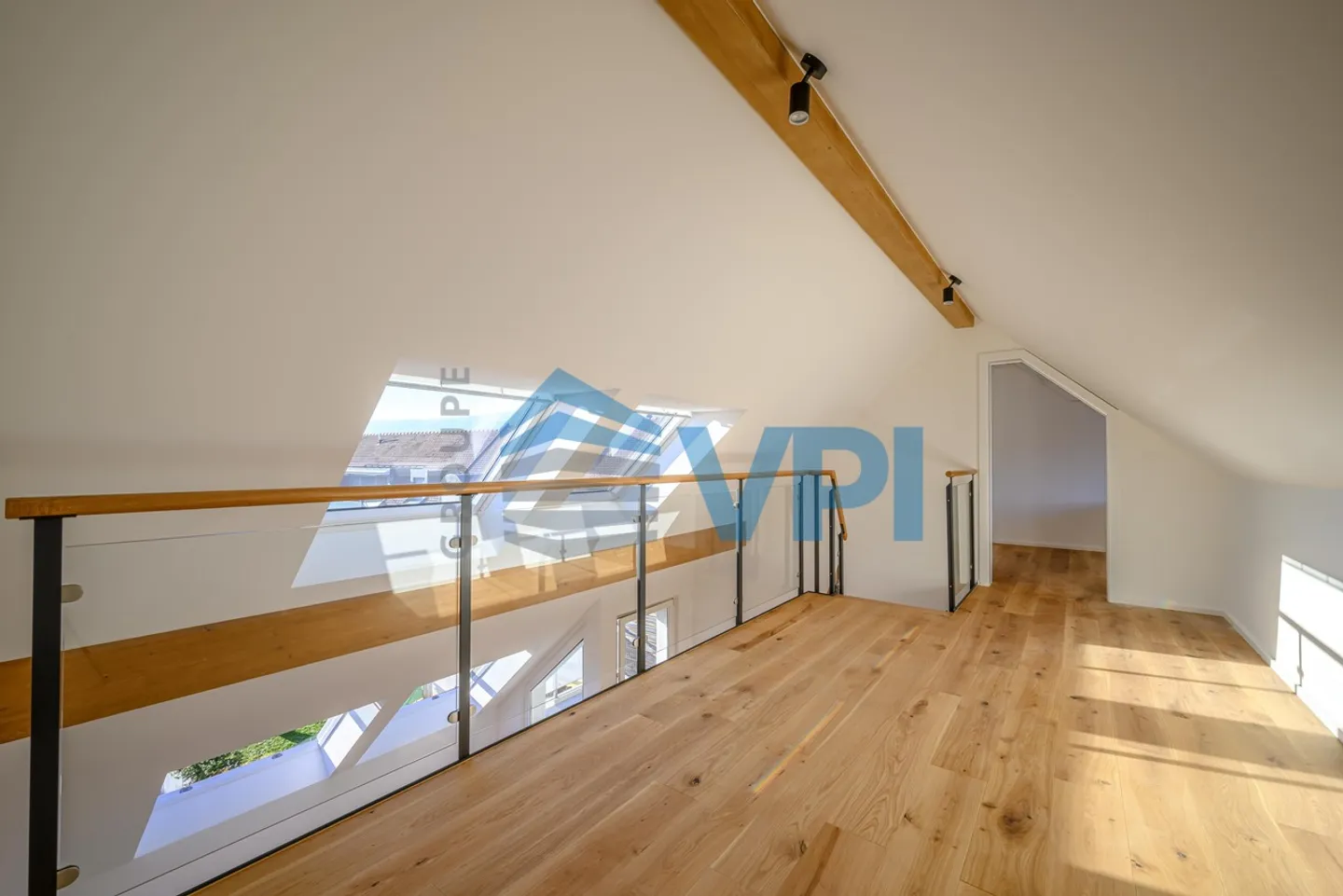 Appartement duplex entièrement rénové - Photo 6 sur 11