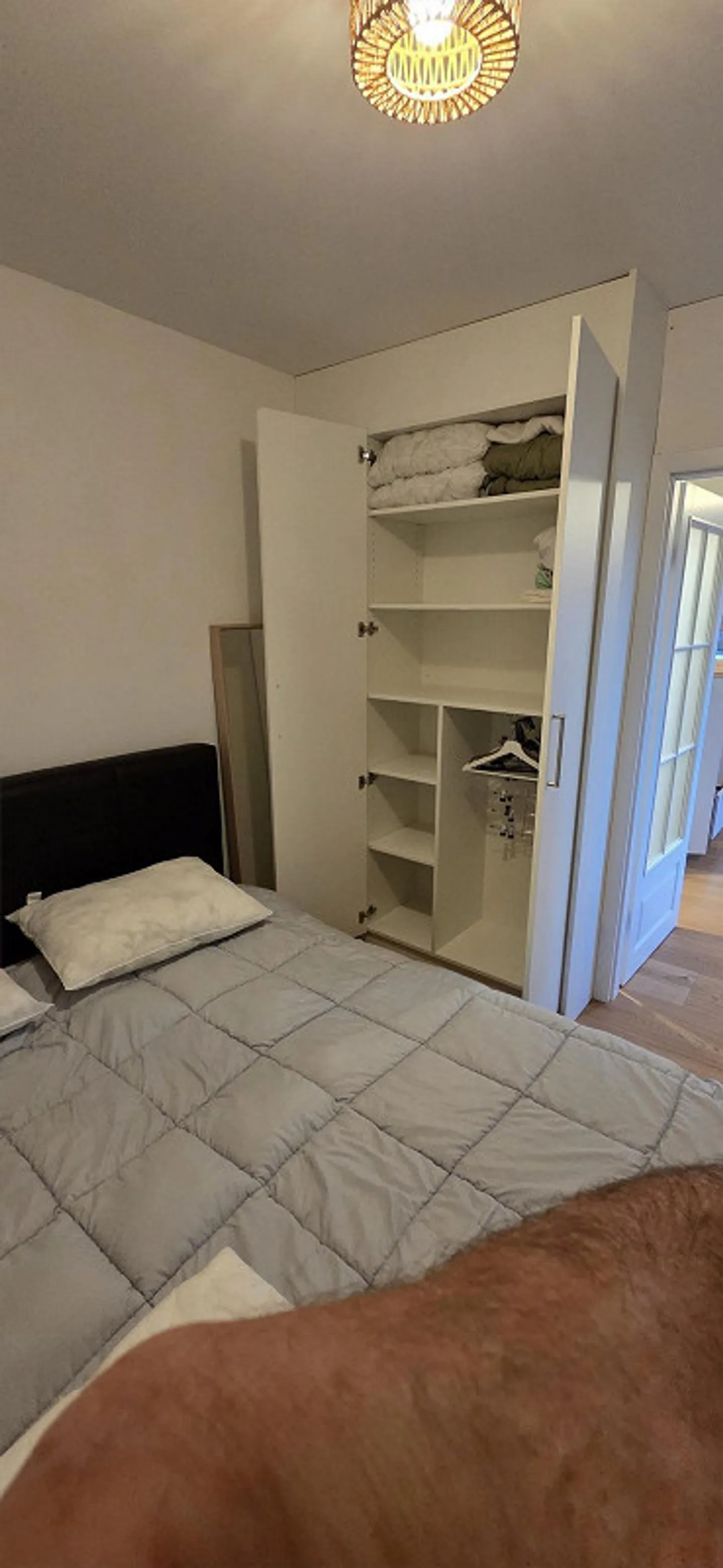 2.5 Room Apartment with Furniture and Household Items - Photo 6 of 9