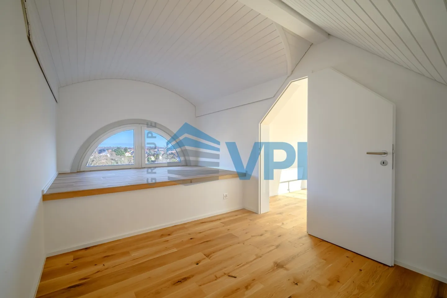 Appartement duplex entièrement rénové - Photo 8 sur 11