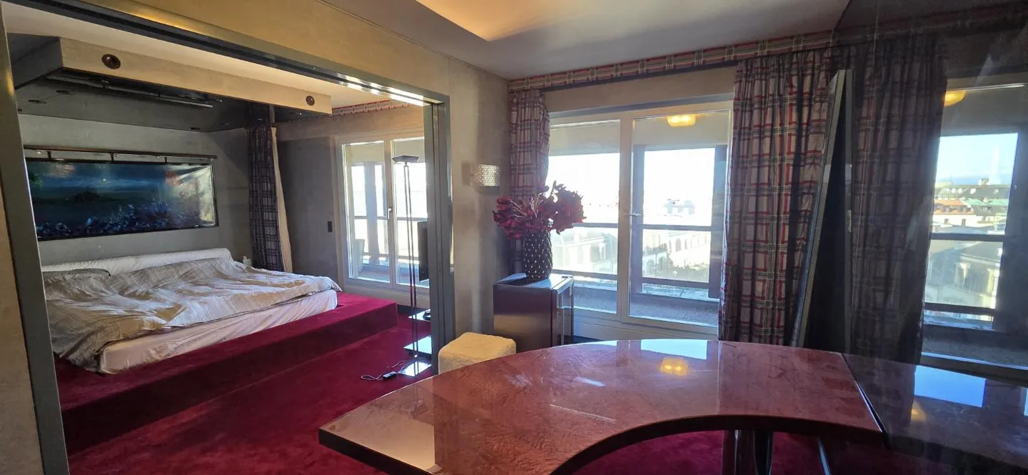 Unique location for this superb high-floor apartment close to all amenities - Photo 12 of 13