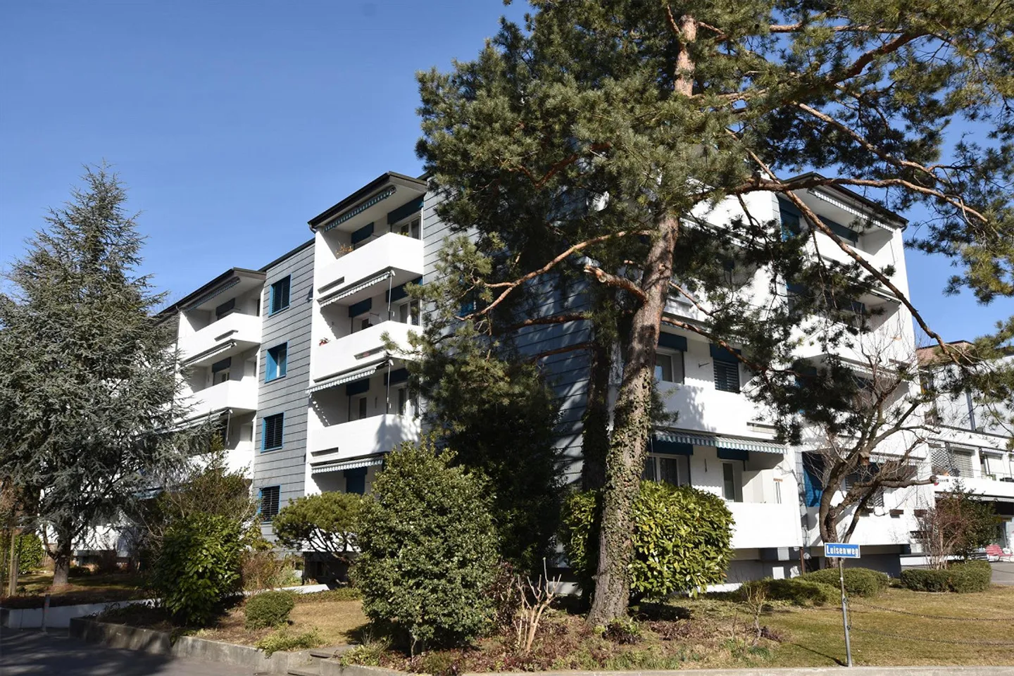 Charming Apartment in Thun - Photo 2 of 8