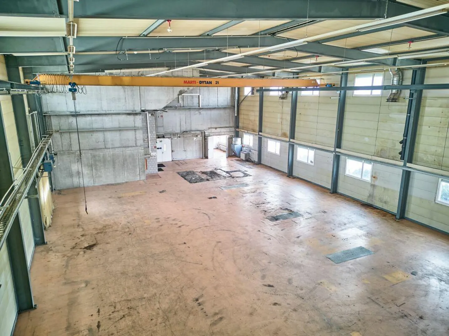 Commercial and Storage Building GB8 - Photo 4 of 12