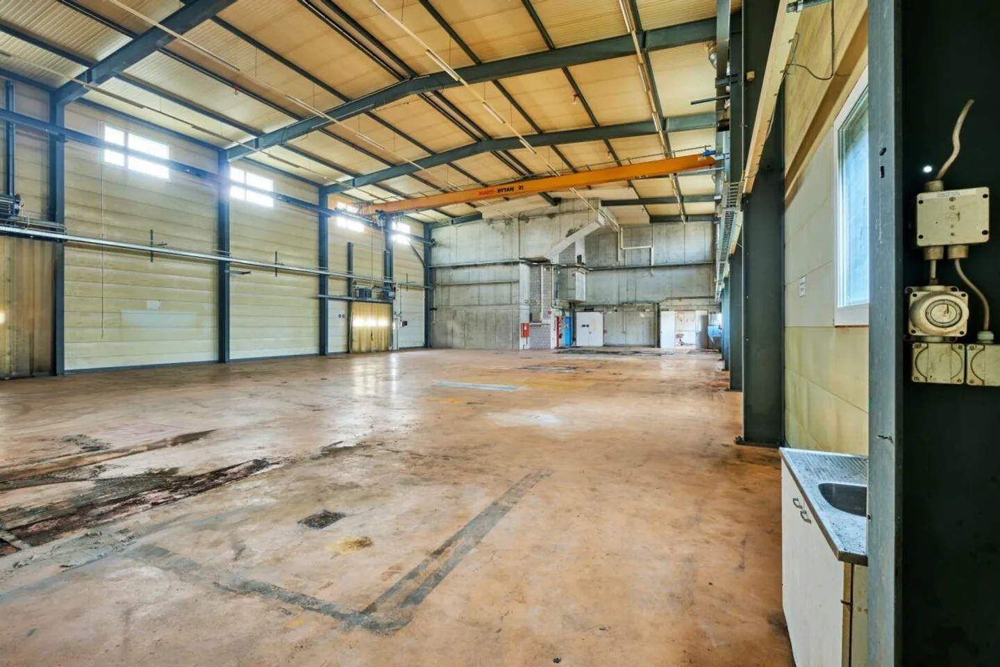 Commercial and Storage Building GB8 - Photo 5 of 12