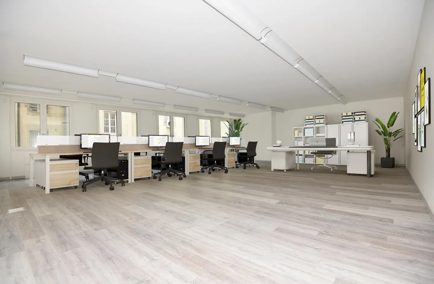 Offices in a beautiful building in the old town - Photo 3 of 7