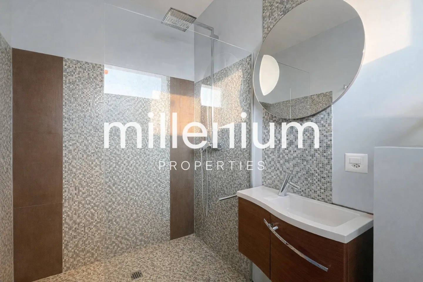 Large, recent and spacious apartment in Thônex - Photo 5 of 7