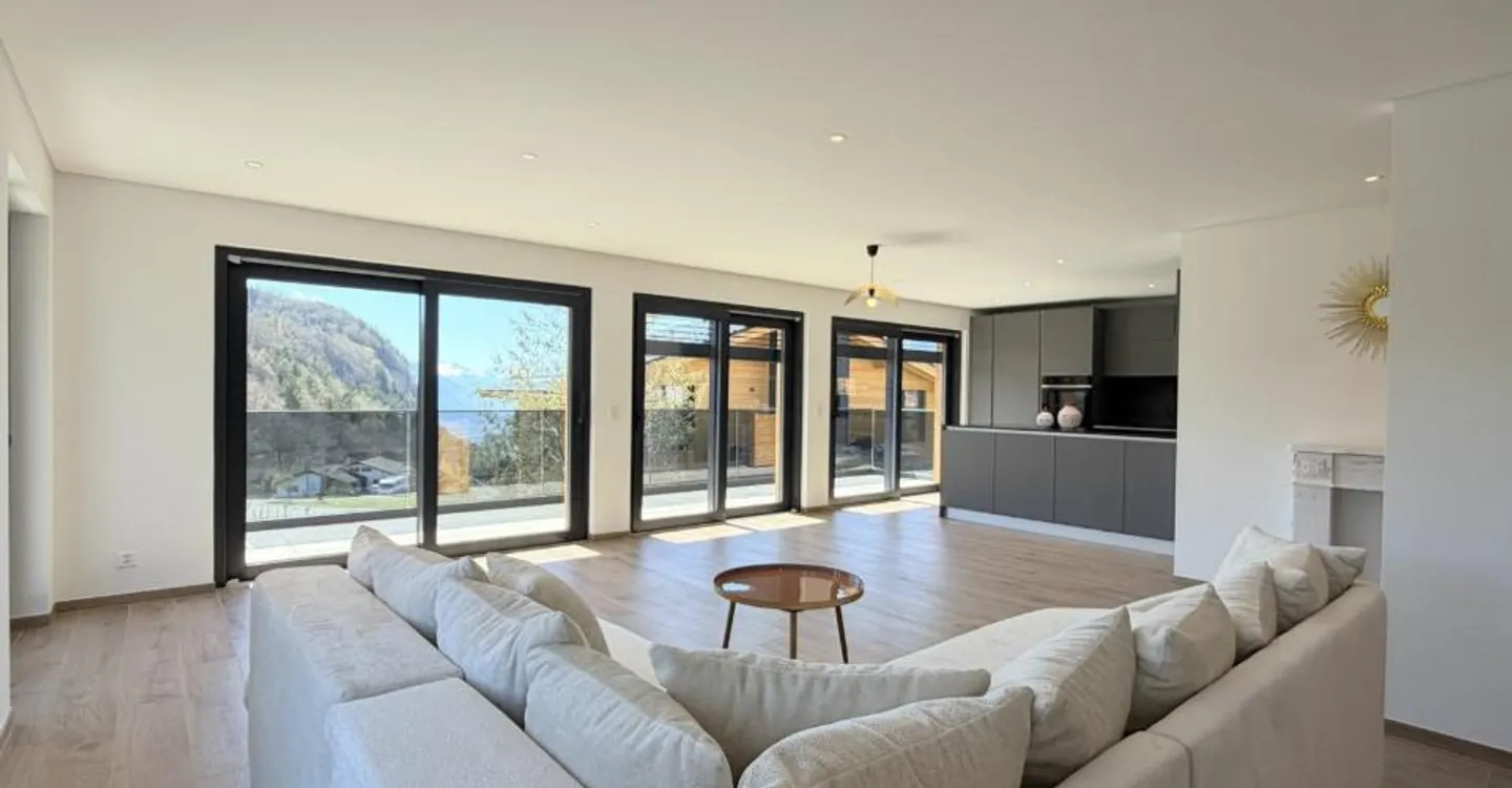 Chalet 5.5 rooms - Photo 1 of 12