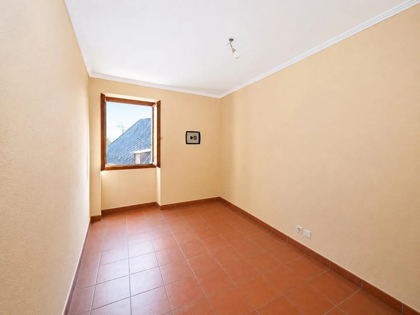 Elegante Appartamento con Vista Panoramica sul Lago e Monti - Photo 9 of 15