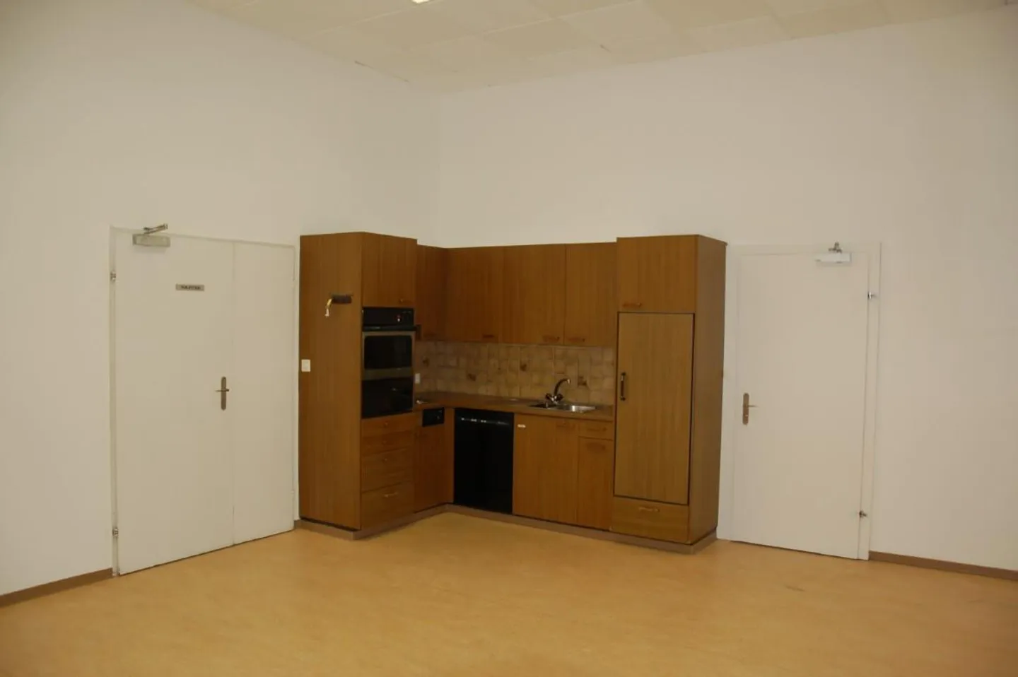 Büro-/Gewerberäumlichkeiten an gut erschlossener Lage - Foto 10 von 11