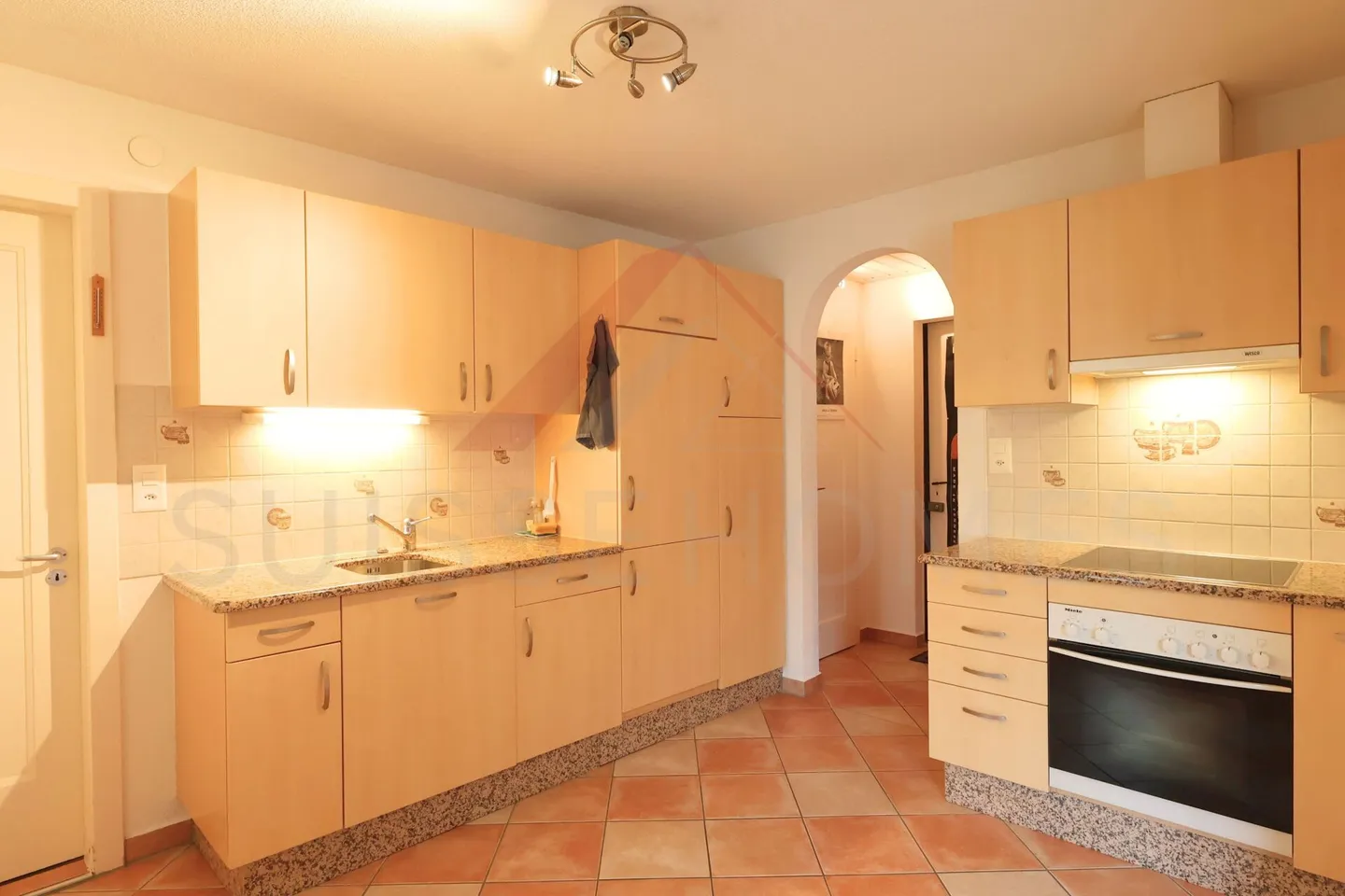 House with two apartments - the perfect opportunity to combine private life and investment - Photo 9 of 17