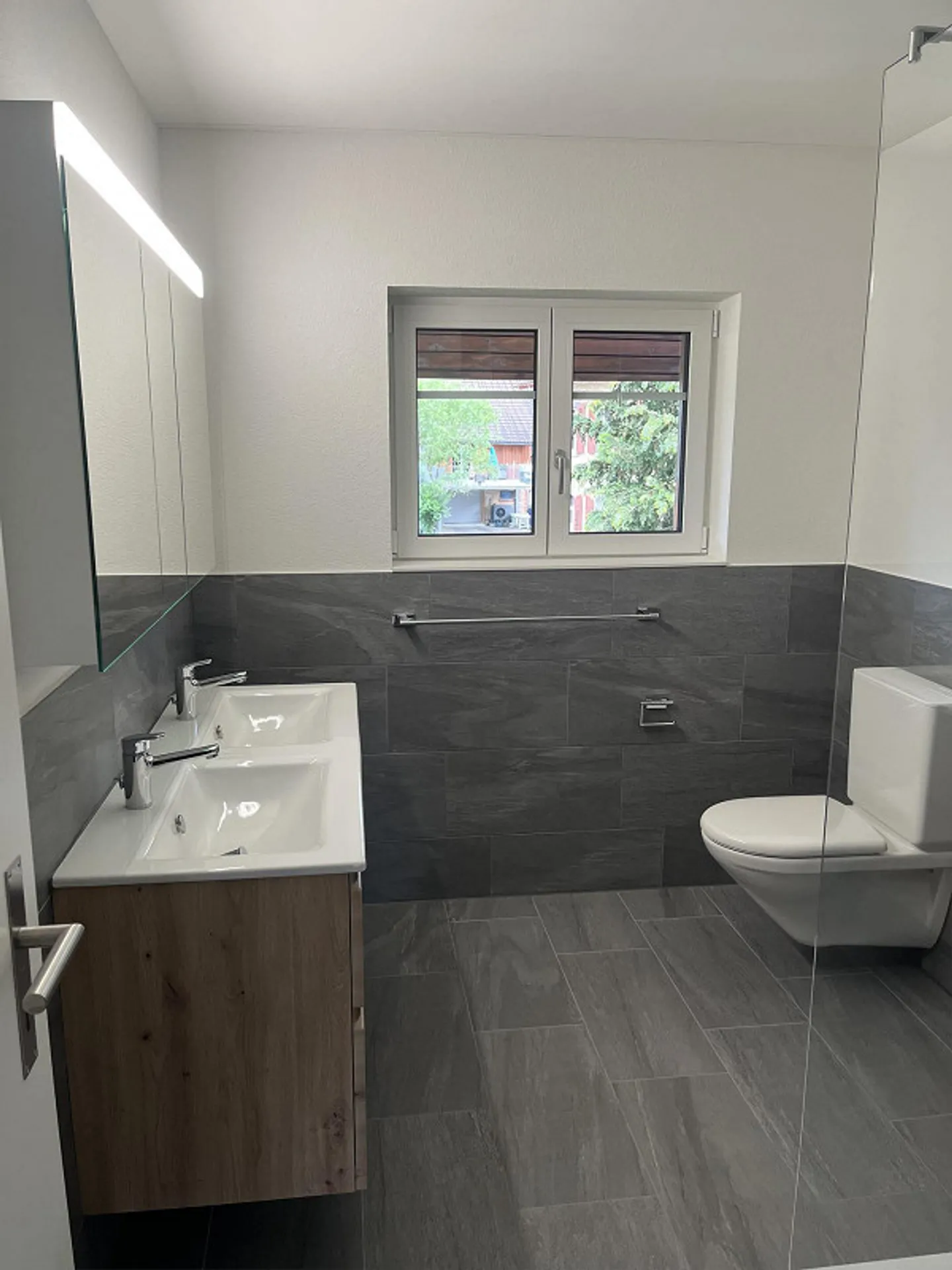 Naturnah und Ruhig - Grosszügige 6 1/2 Zimmer Wohnung auf dem Land - Photo 8 of 21