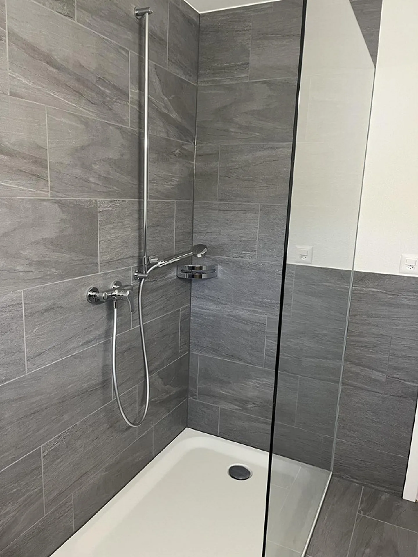 Naturnah und Ruhig - Grosszügige 6 1/2 Zimmer Wohnung auf dem Land - Photo 9 of 21