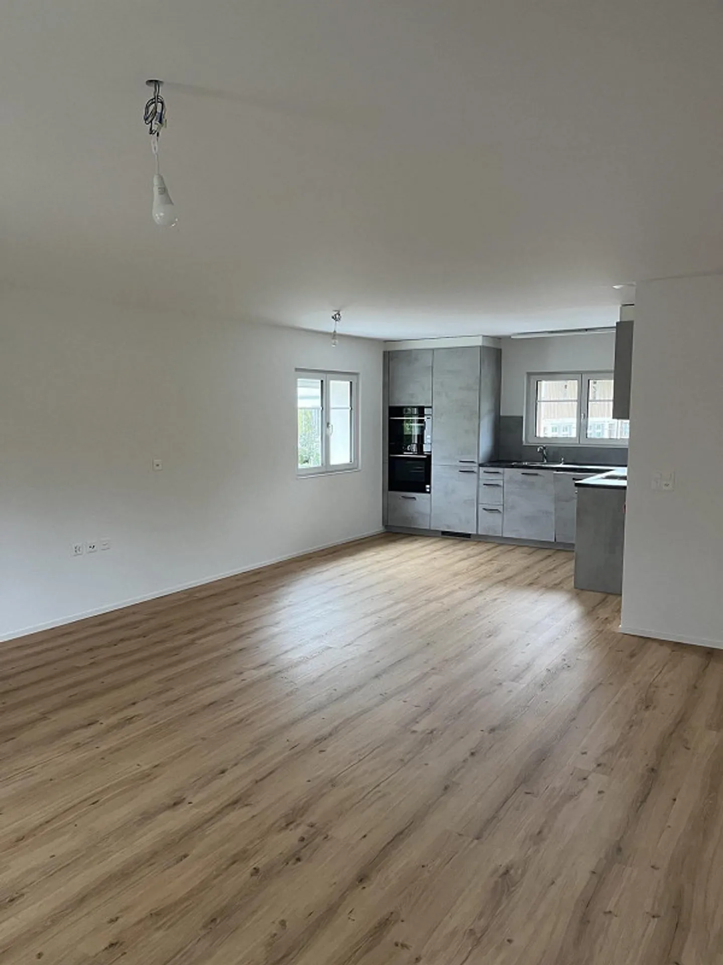 Naturnah und Ruhig - Grosszügige 6 1/2 Zimmer Wohnung auf dem Land - Photo 6 of 21