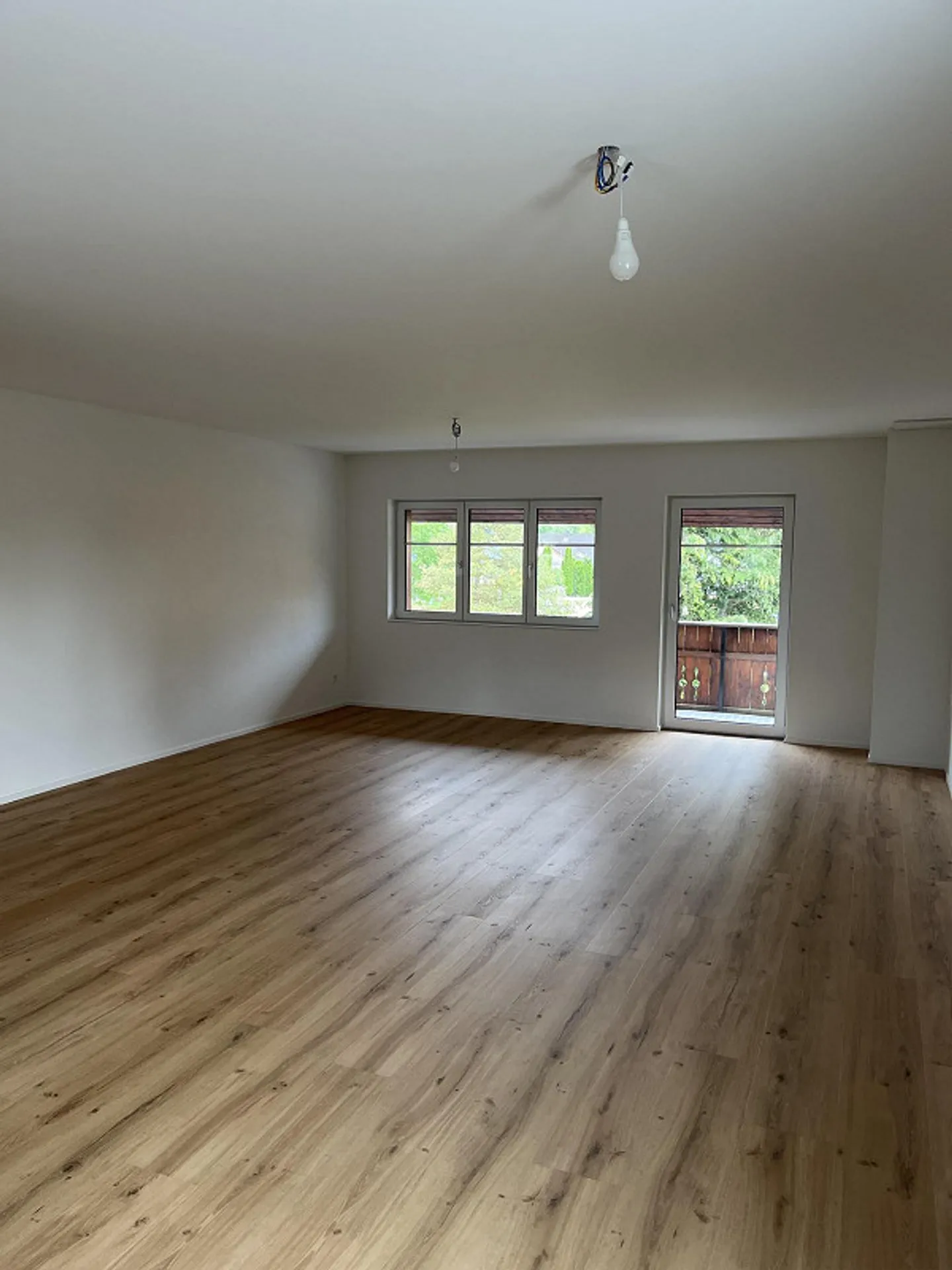 Naturnah und Ruhig - Grosszügige 6 1/2 Zimmer Wohnung auf dem Land - Photo 7 of 21