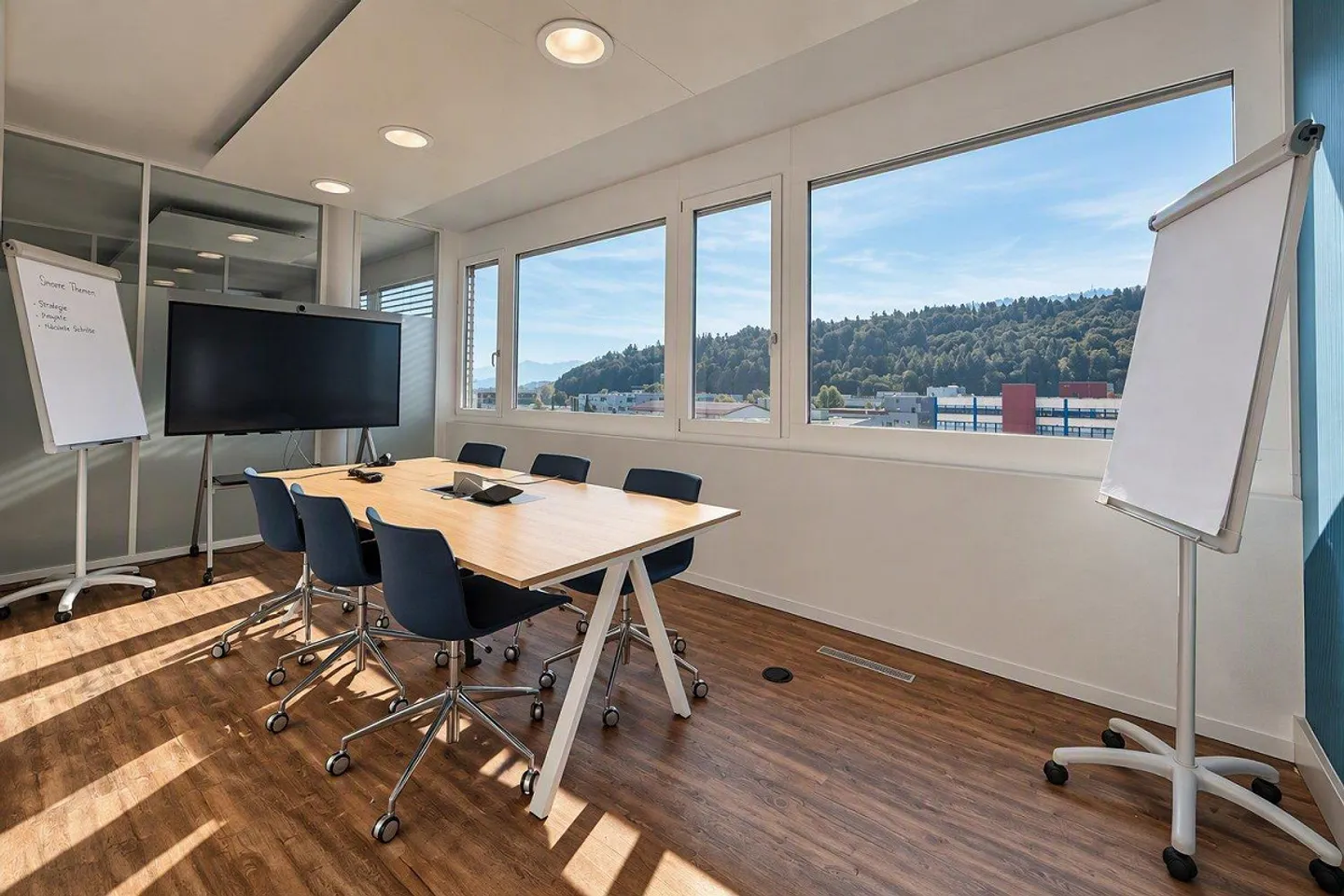 The Ideal Location for Your Business Success - Tax-Friendly - Photo 3 of 13