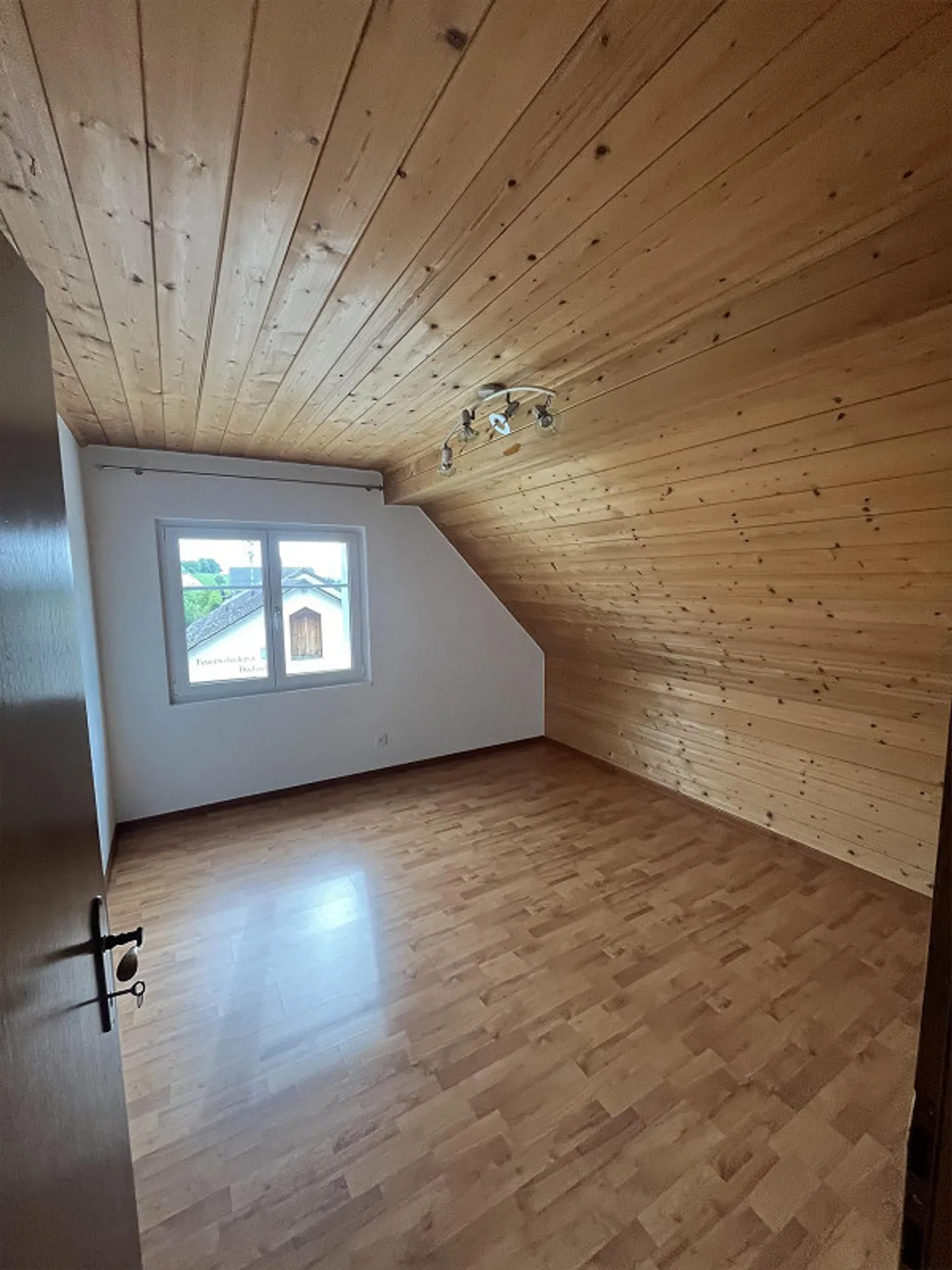 Naturnah und Ruhig - Grosszügige 6 1/2 Zimmer Wohnung auf dem Land - Photo 15 of 21