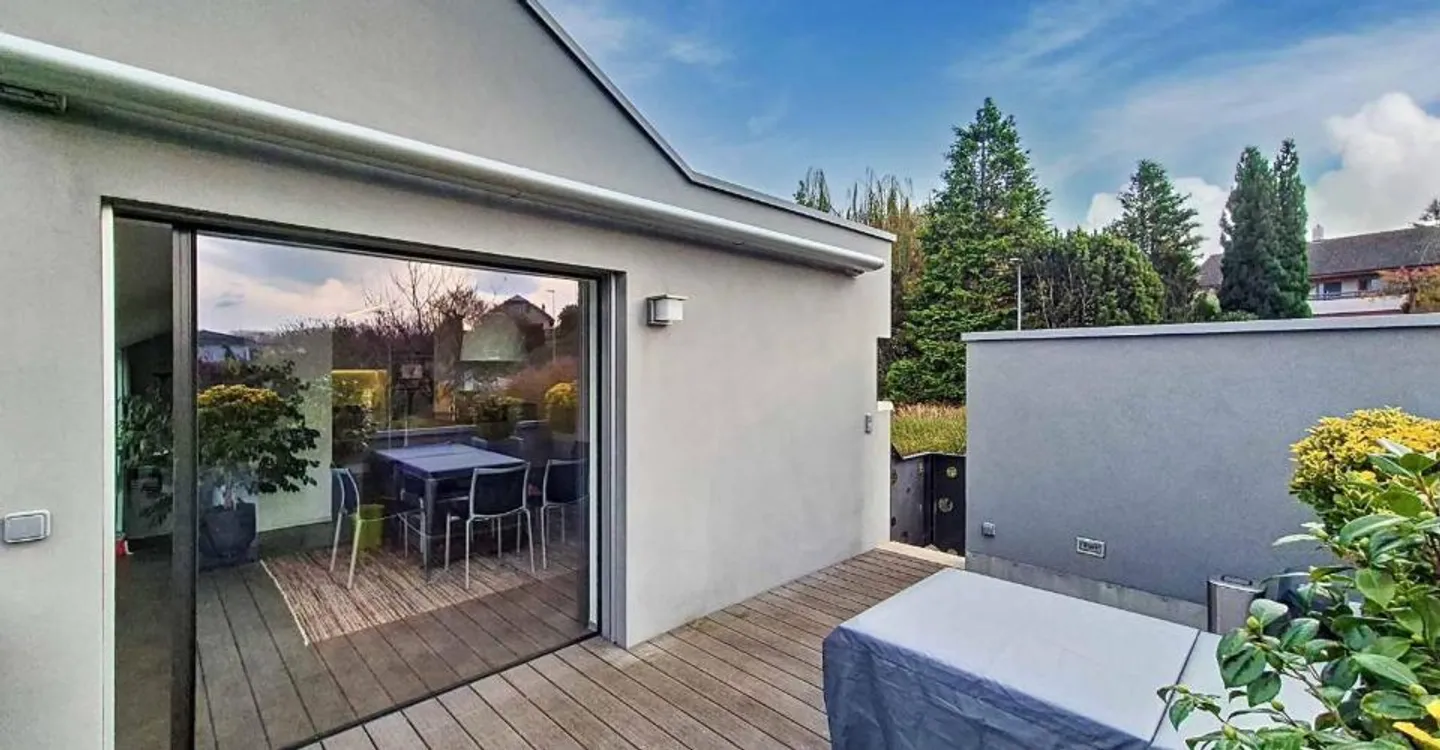 Unique villa in a residential area! - Photo 8 of 10