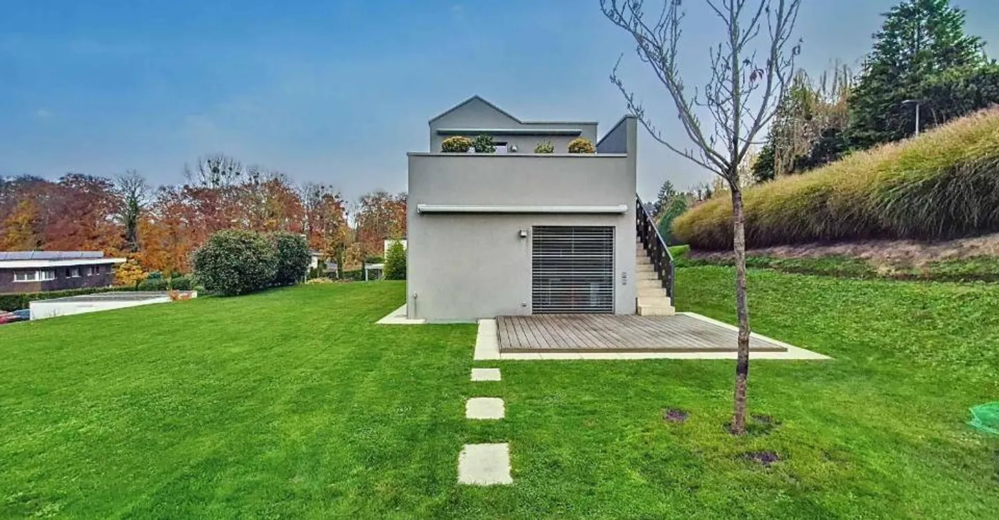 Unique villa in a residential area! - Photo 10 of 10