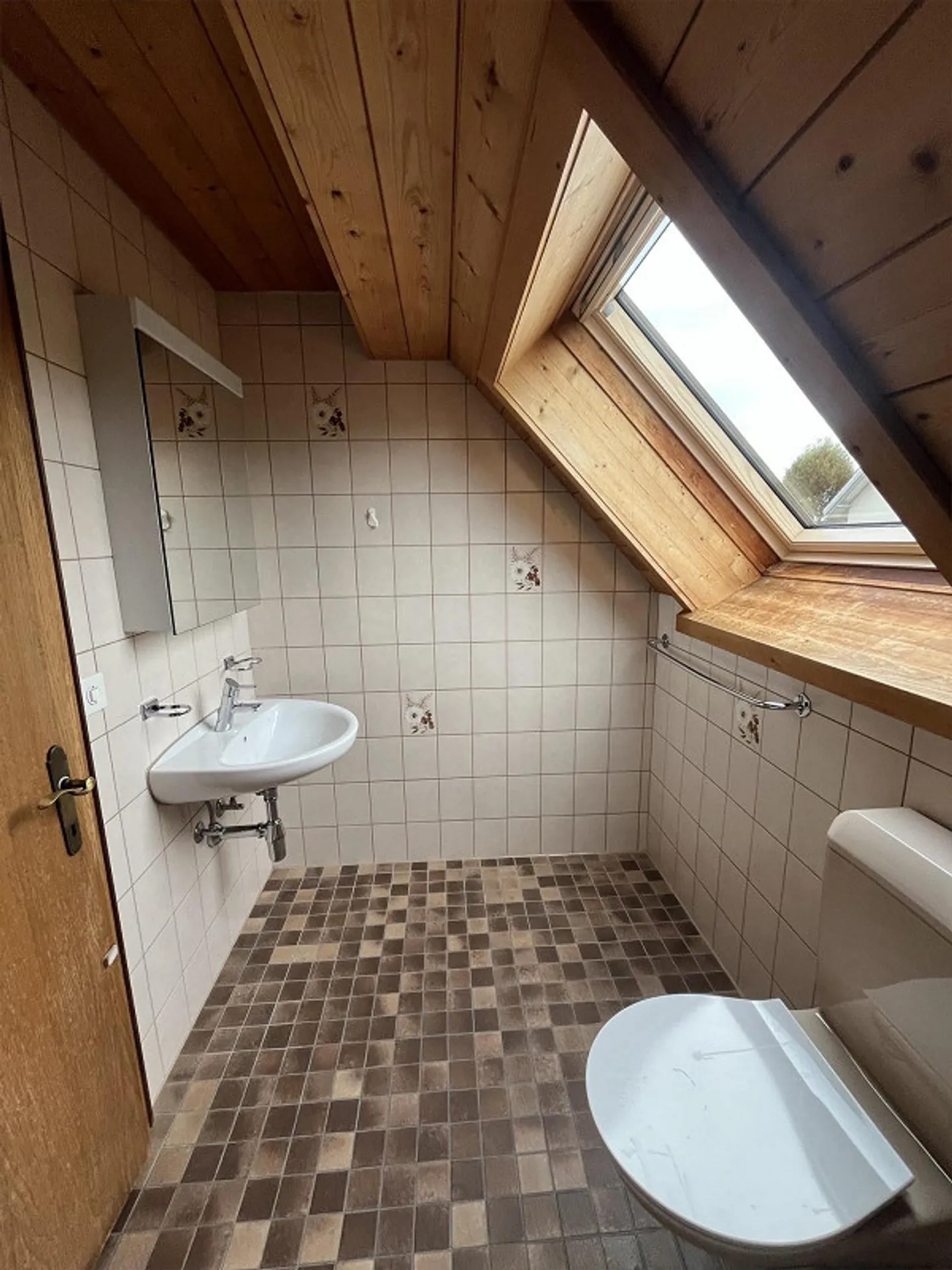 Naturnah und Ruhig - Grosszügige 6 1/2 Zimmer Wohnung auf dem Land - Photo 19 of 21