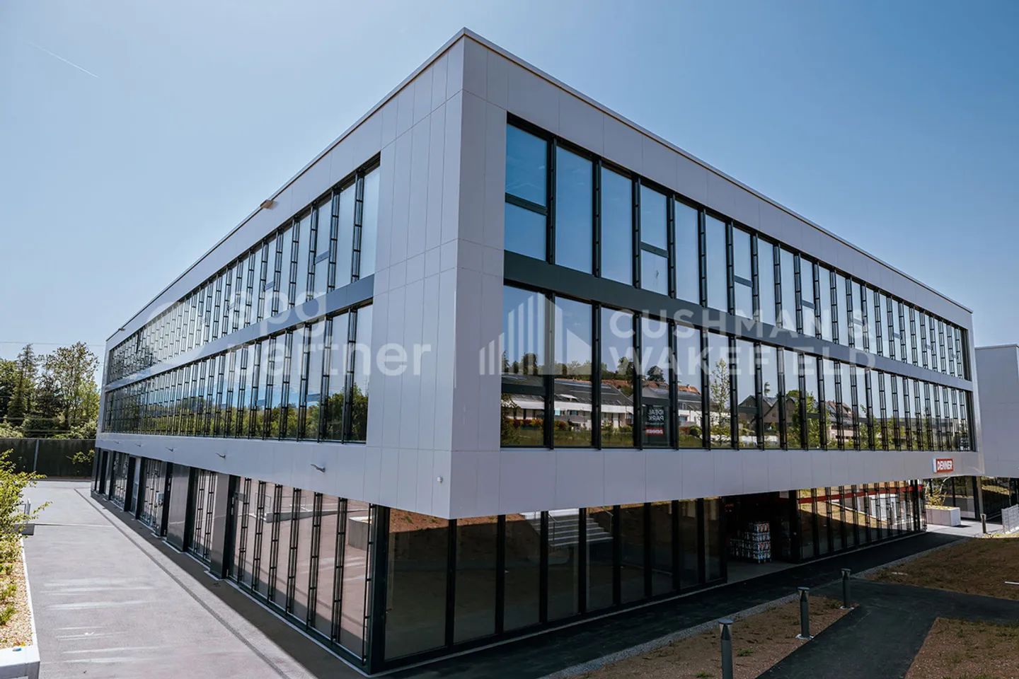 Bureaux et espaces de production idéaux : espaces sur mesure - Photo 11 sur 12