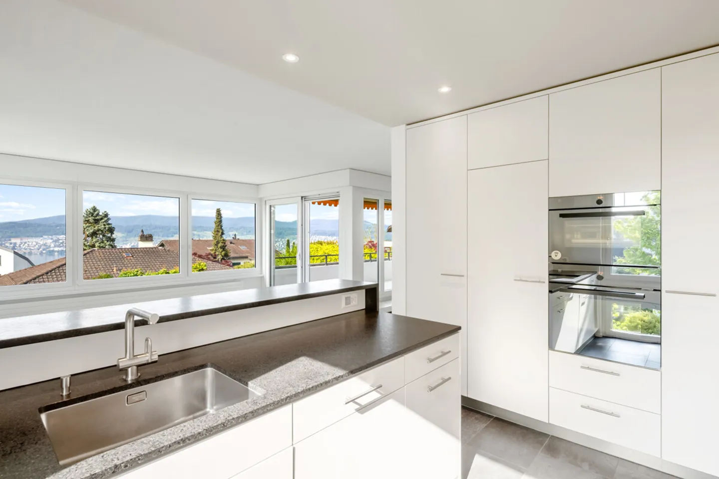 Herrliberg: high-quality 5.5-room apartment with a view - Photo 3 of 10