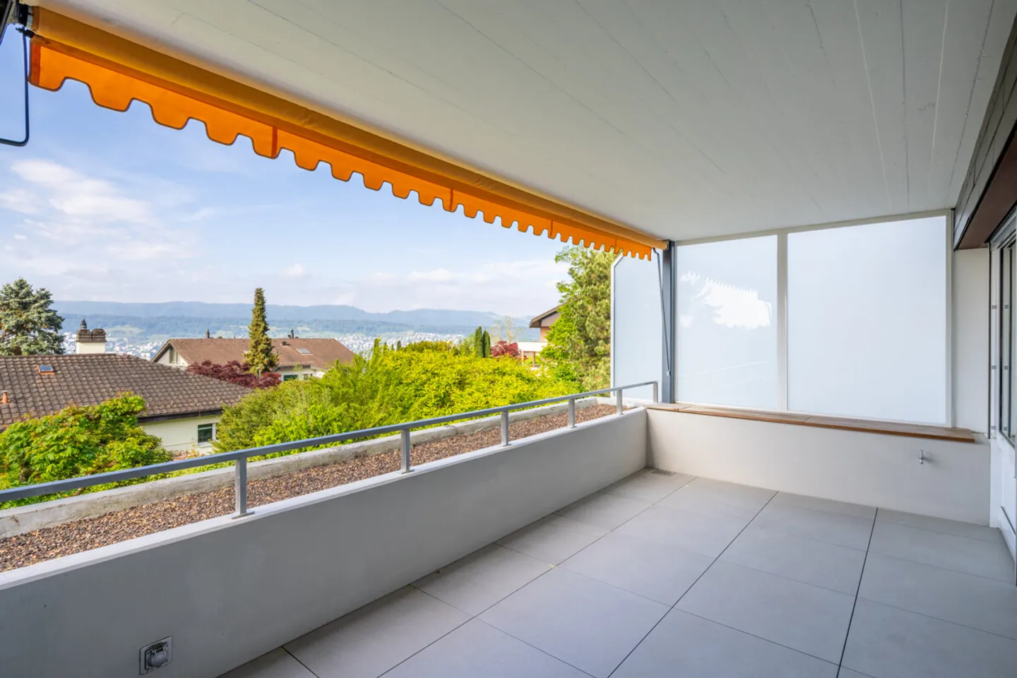 Herrliberg: high-quality 5.5-room apartment with a view - Photo 8 of 10