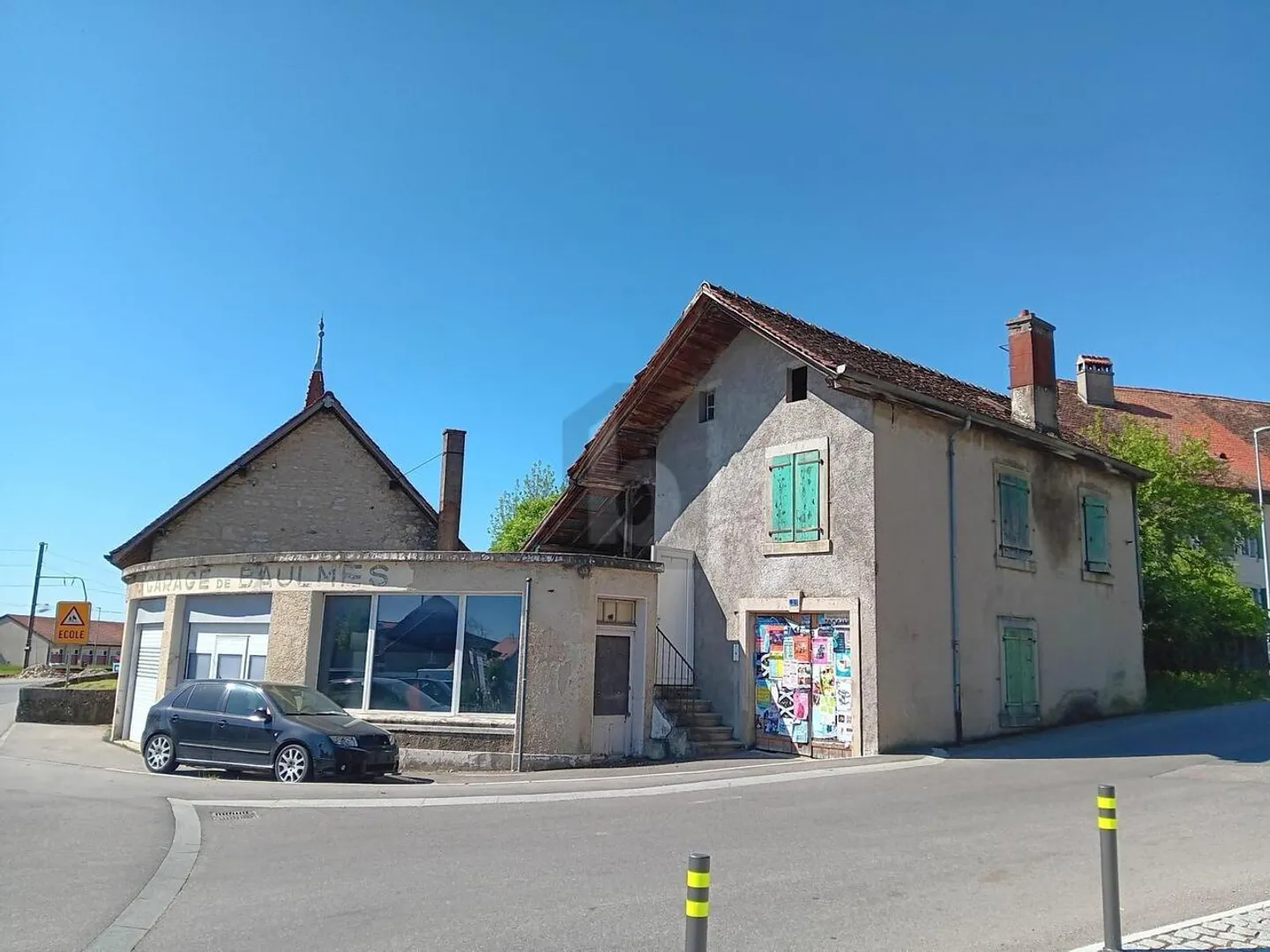 VIELSEITIGES POTENZIAL IM HERZEN DES DORFES - Foto 1 von 6