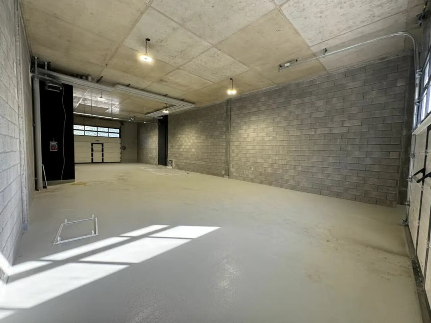 Atelier/Dépôt au Rez - Photo 3 sur 6