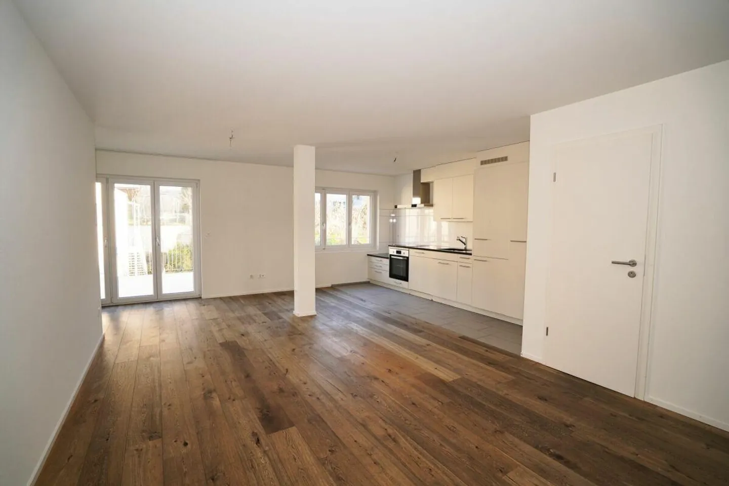 3.5-room apartment with spacious terrace, near Basel city center - Photo 1 of 7