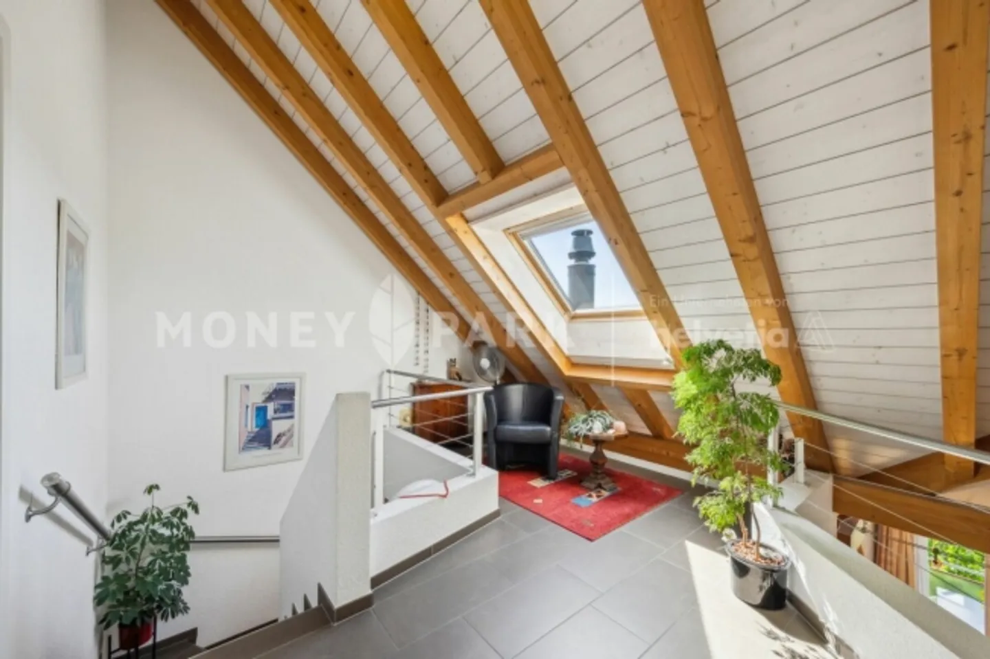 Appartement en duplex de 4,5 pièces bien entretenu - Photo 4 sur 6