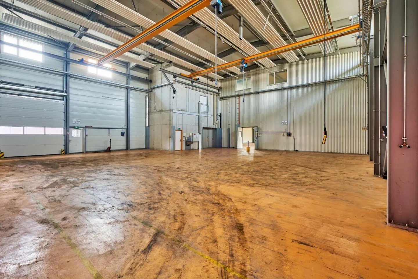Commercial and Storage Building GB9 - Photo 5 of 11