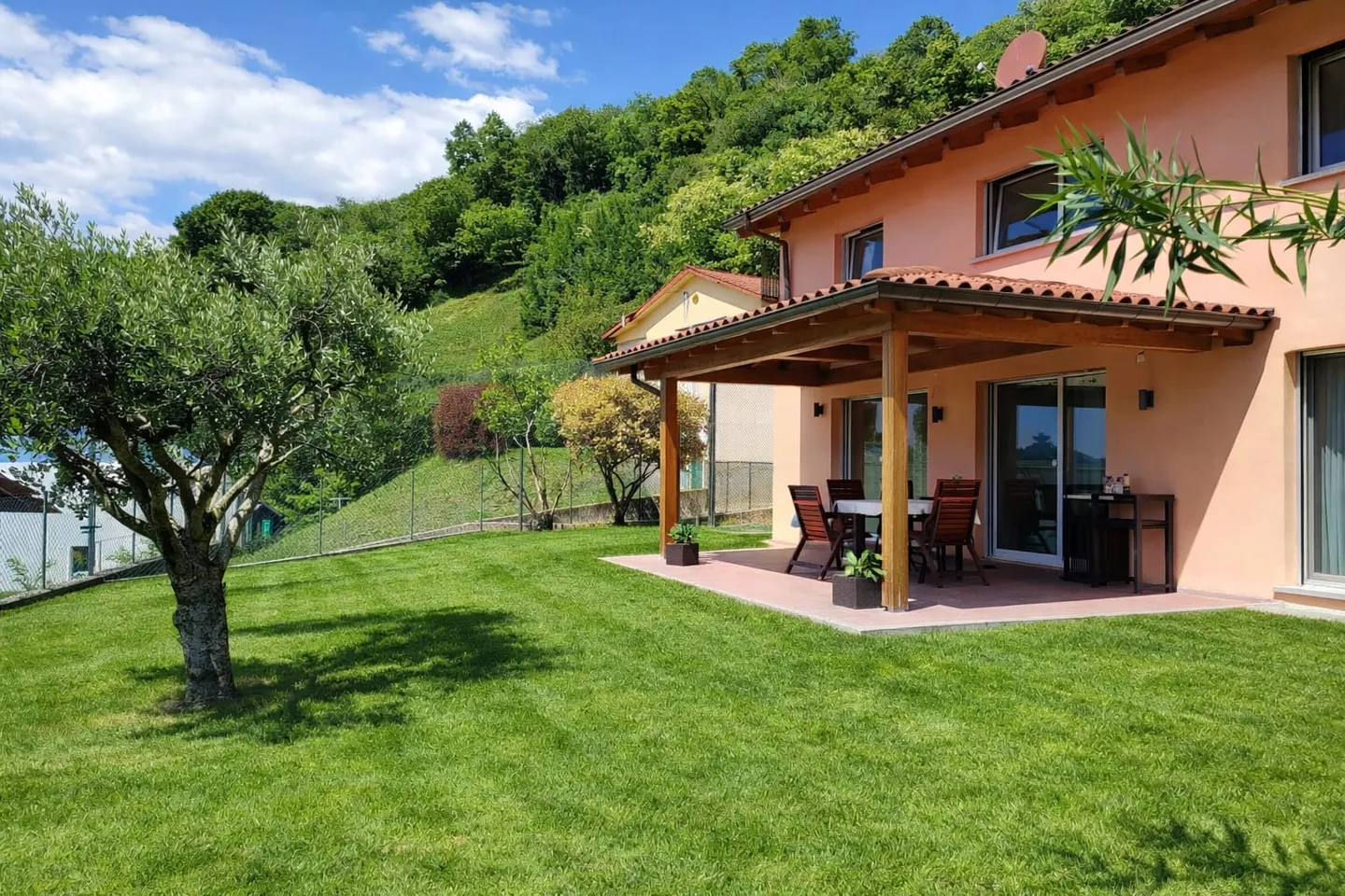 Villa Charmante avec Vue sur Montagne - Photo 1 sur 13