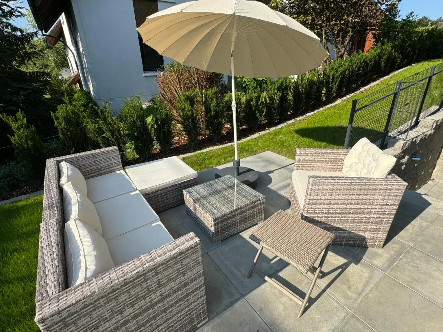 TEMPORARY: Modern, furnished 2.5-room apartment with terrace / air conditioning - Photo 5 of 5