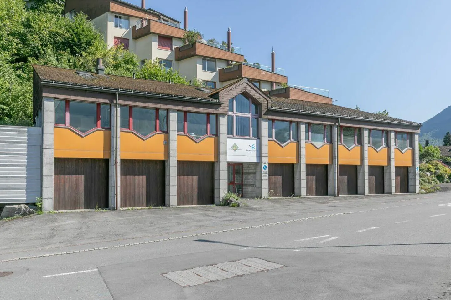 Propriété commerciale avec appartement studio - Photo 1 sur 13