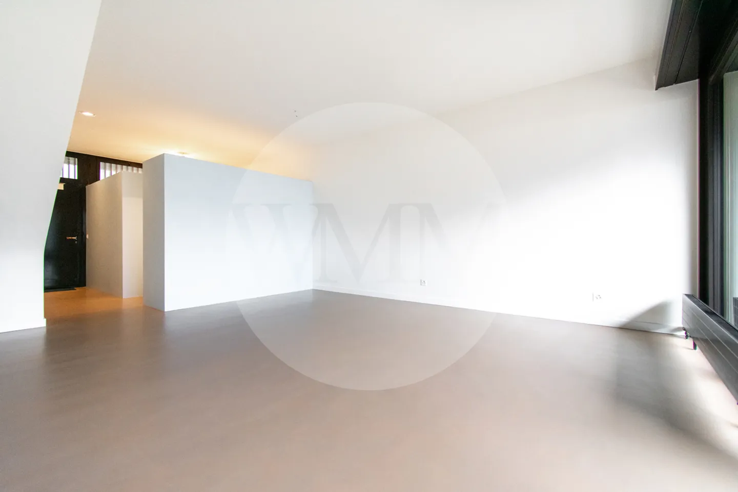4.5 ROOM DUPLEX IN CITY CENTER WITH LAKE VIEW - Photo 2 of 15