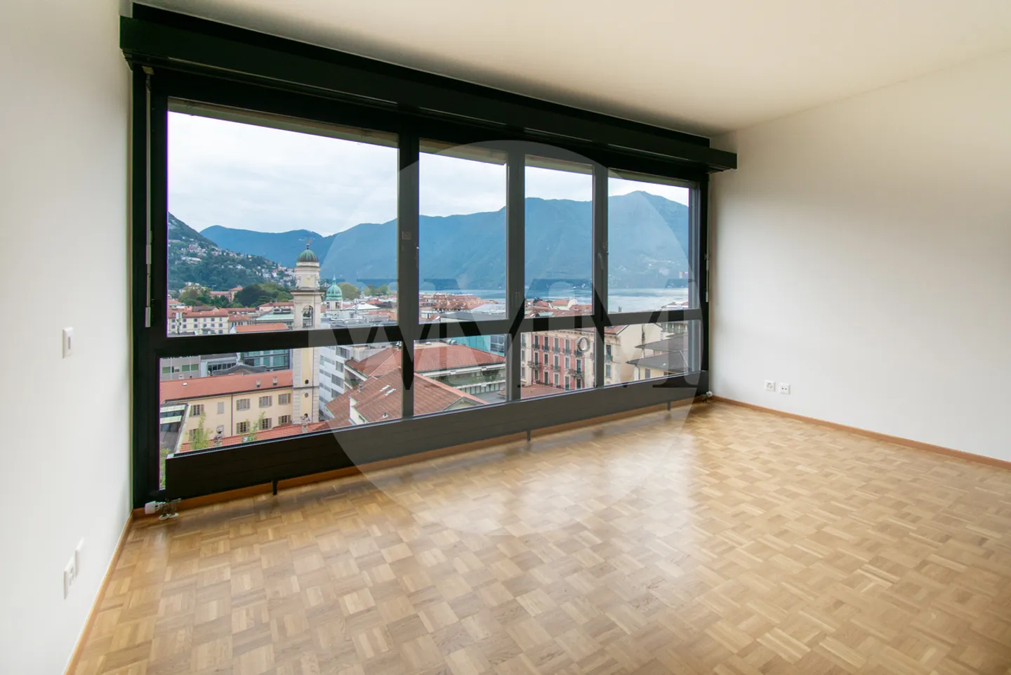 4.5 ROOM DUPLEX IN CITY CENTER WITH LAKE VIEW - Photo 8 of 15