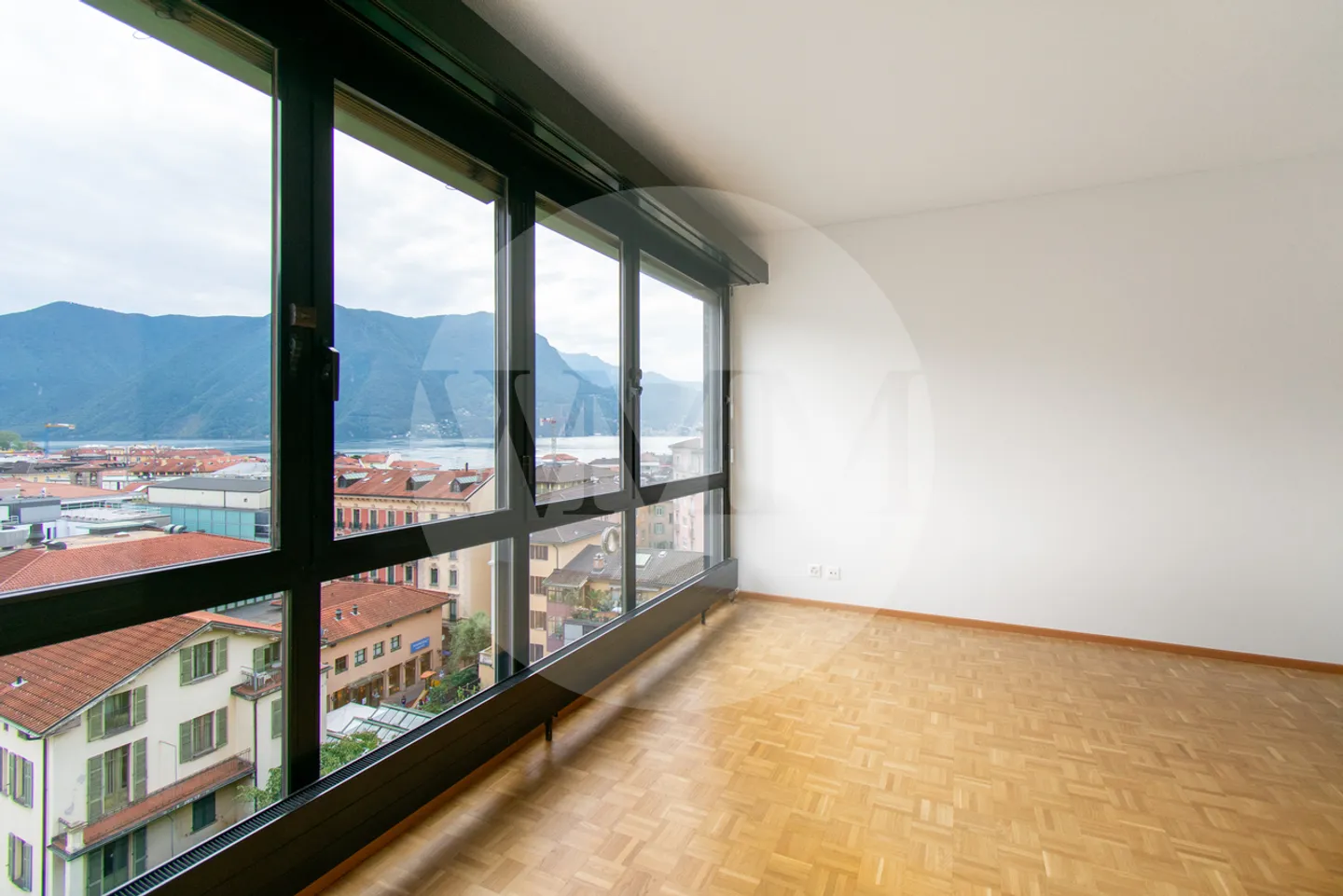 4.5 ROOM DUPLEX IN CITY CENTER WITH LAKE VIEW - Photo 6 of 15