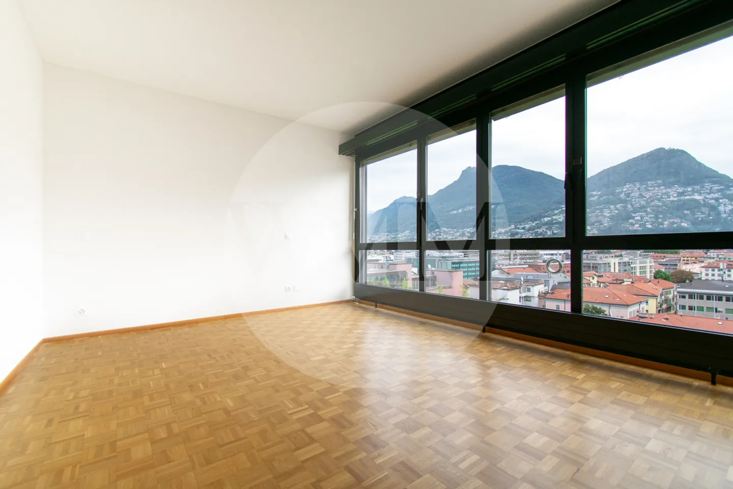 4.5 ROOM DUPLEX IN CITY CENTER WITH LAKE VIEW - Photo 7 of 15