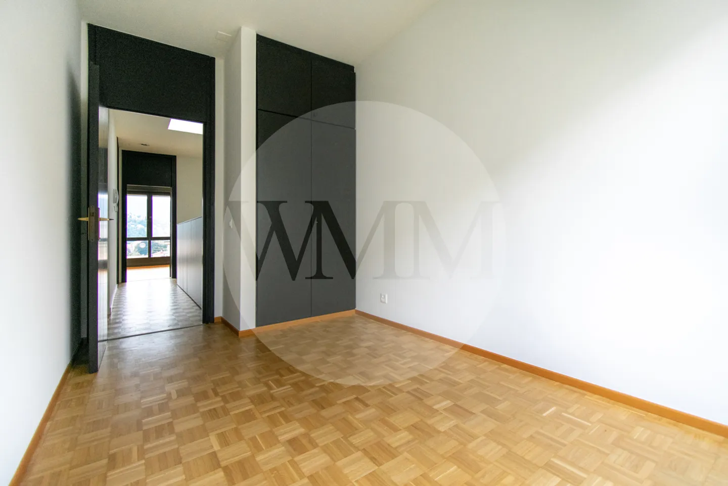 4.5 ROOM DUPLEX IN CITY CENTER WITH LAKE VIEW - Photo 9 of 15