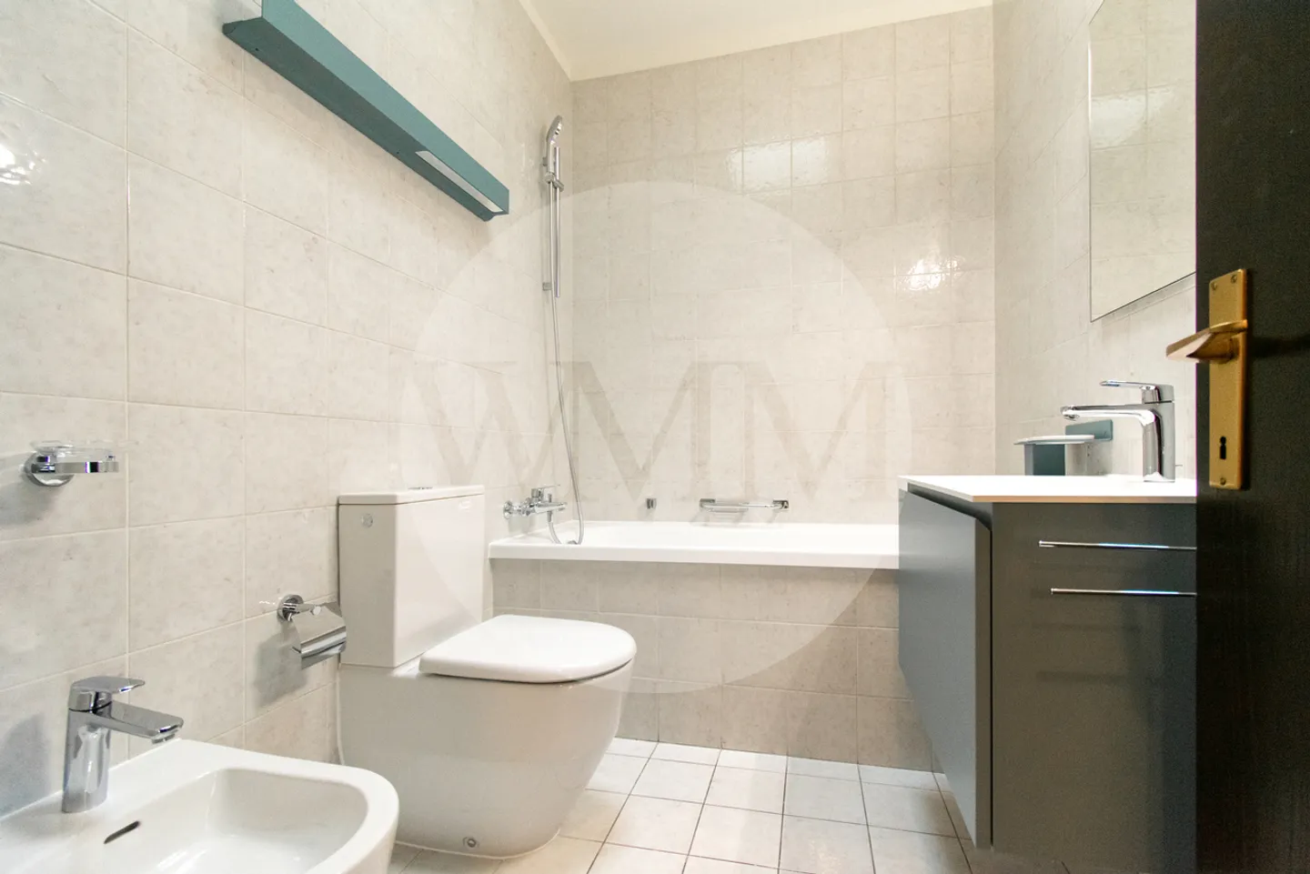 4.5 ROOM DUPLEX IN CITY CENTER WITH LAKE VIEW - Photo 12 of 15