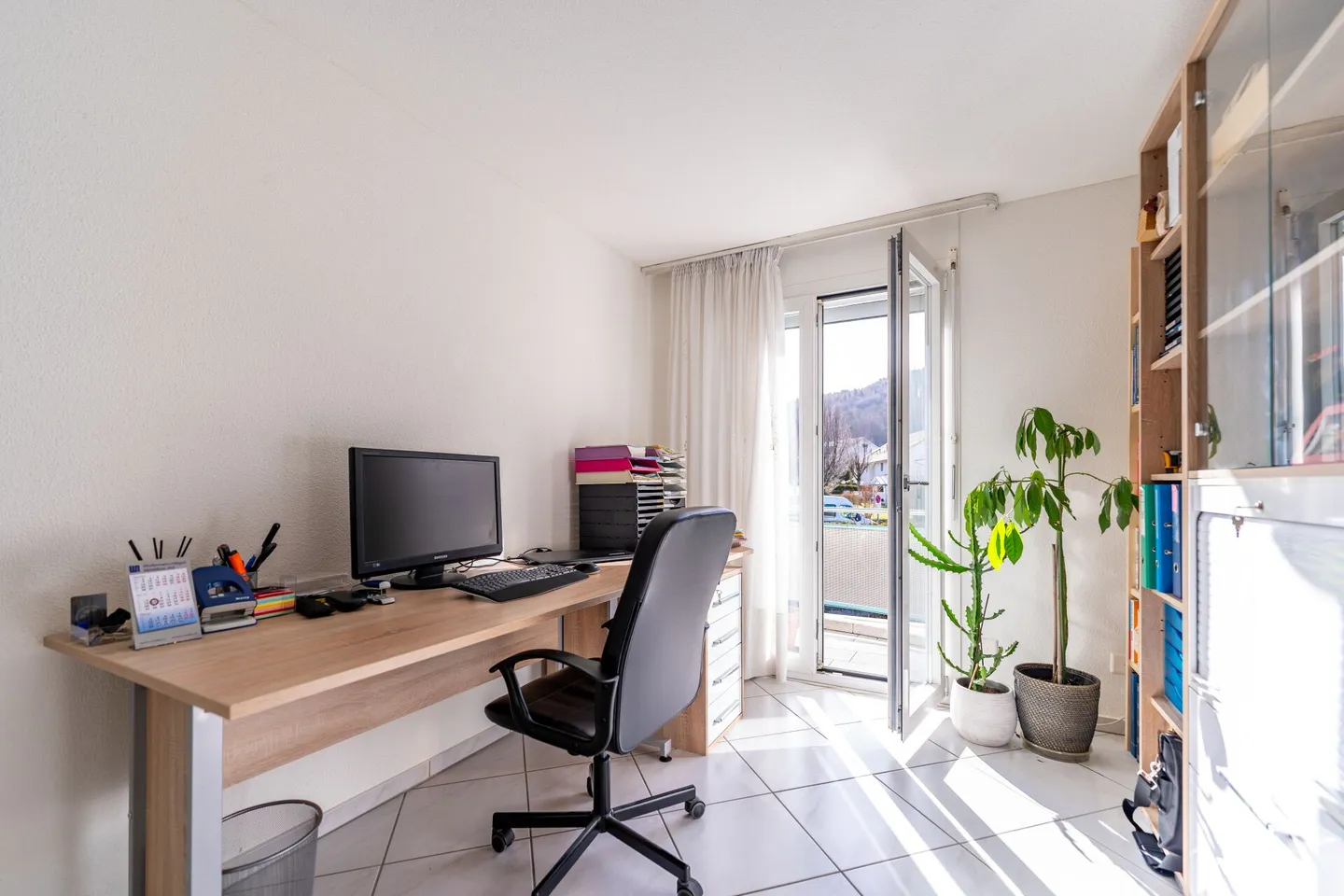 Familienidylle in Spreitenbach - Charmantes 7-Zimmer-Reiheneinfamilien-Eckhaus mit Wintergarten und Garten - Foto 9 di 23