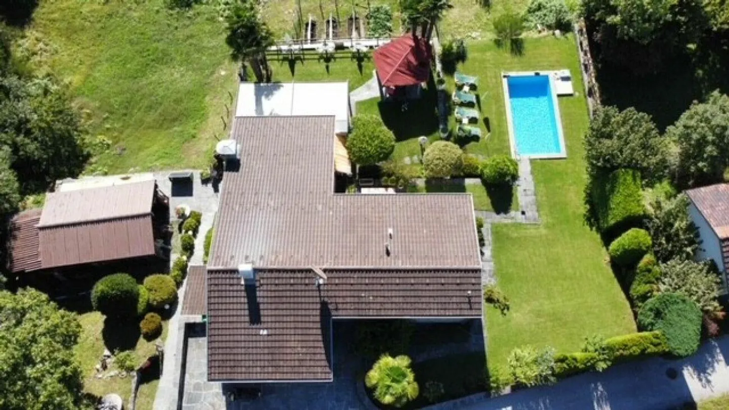 FOR SALE IN VAL RESA (Brione above Minusio) - HOUSE WITH POOL AND LARGE GARDEN - Photo 6 of 29