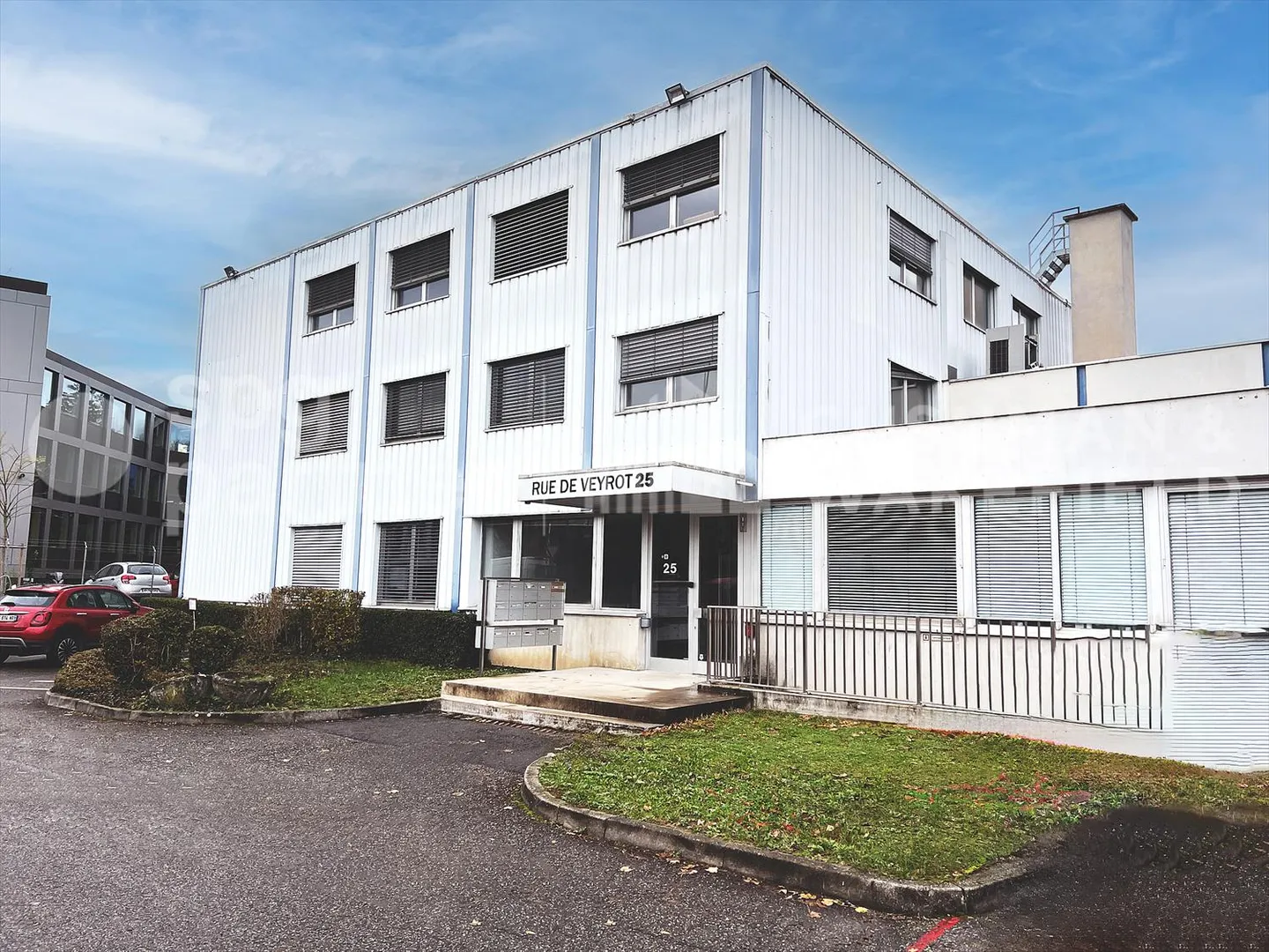 Veyrot 25 - Handwerks- und Industrieflächen im Herzen der ZIMEYSA - Foto 2 von 8