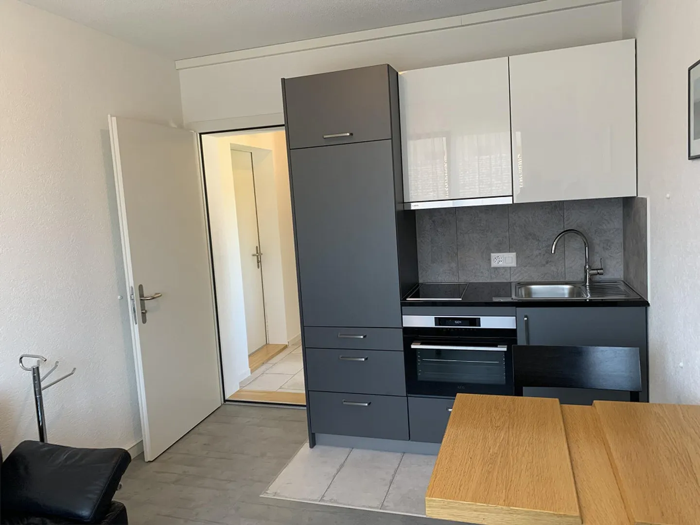 helle, möblierte 2-Zimmerwohnung - Foto 2 von 8