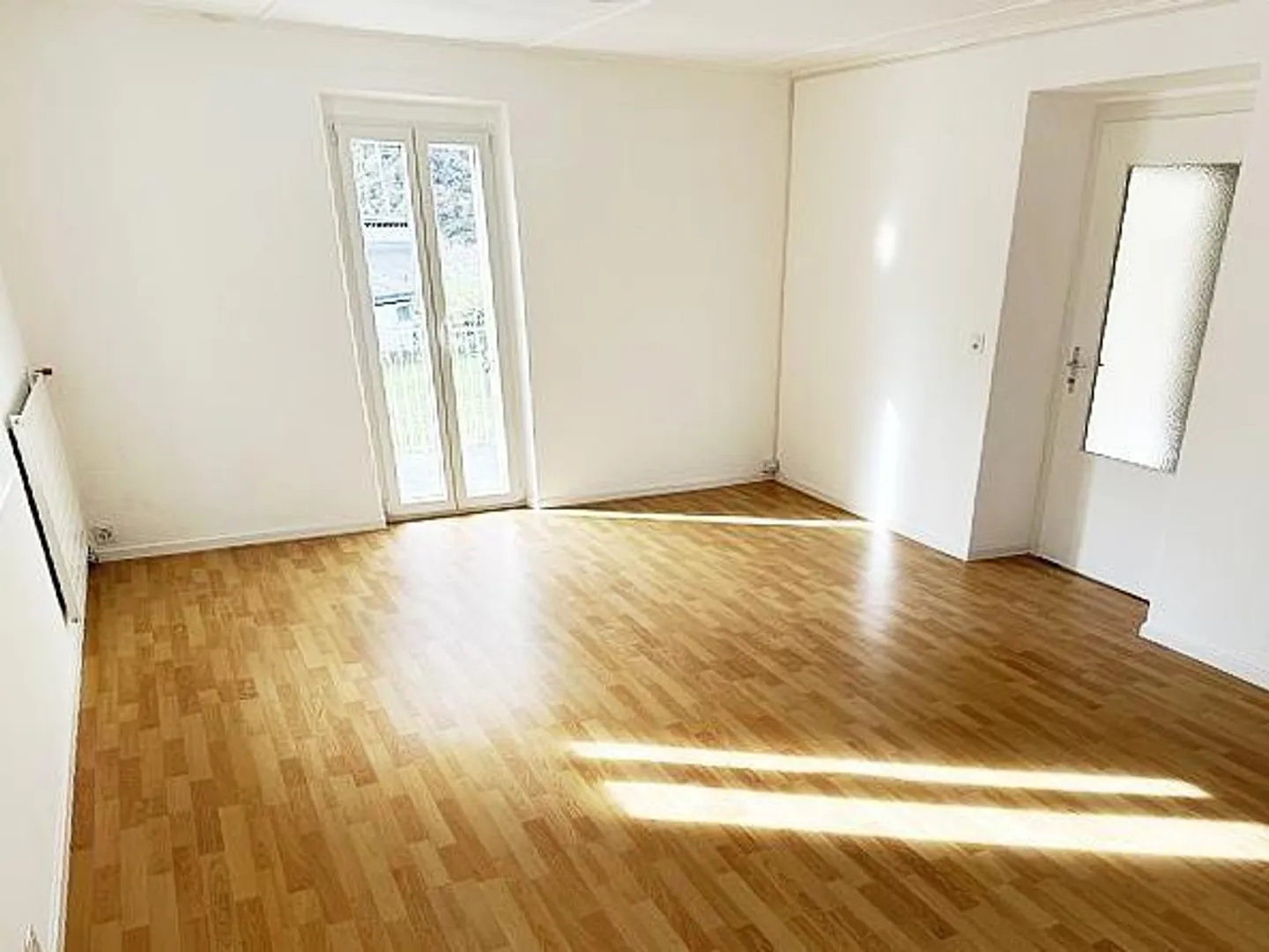 3 1/2-Room Ground Floor Apartment with Balcony in a Very Central Location - Photo 5 of 17